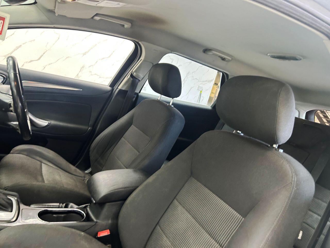 Ford Mondeo view 13