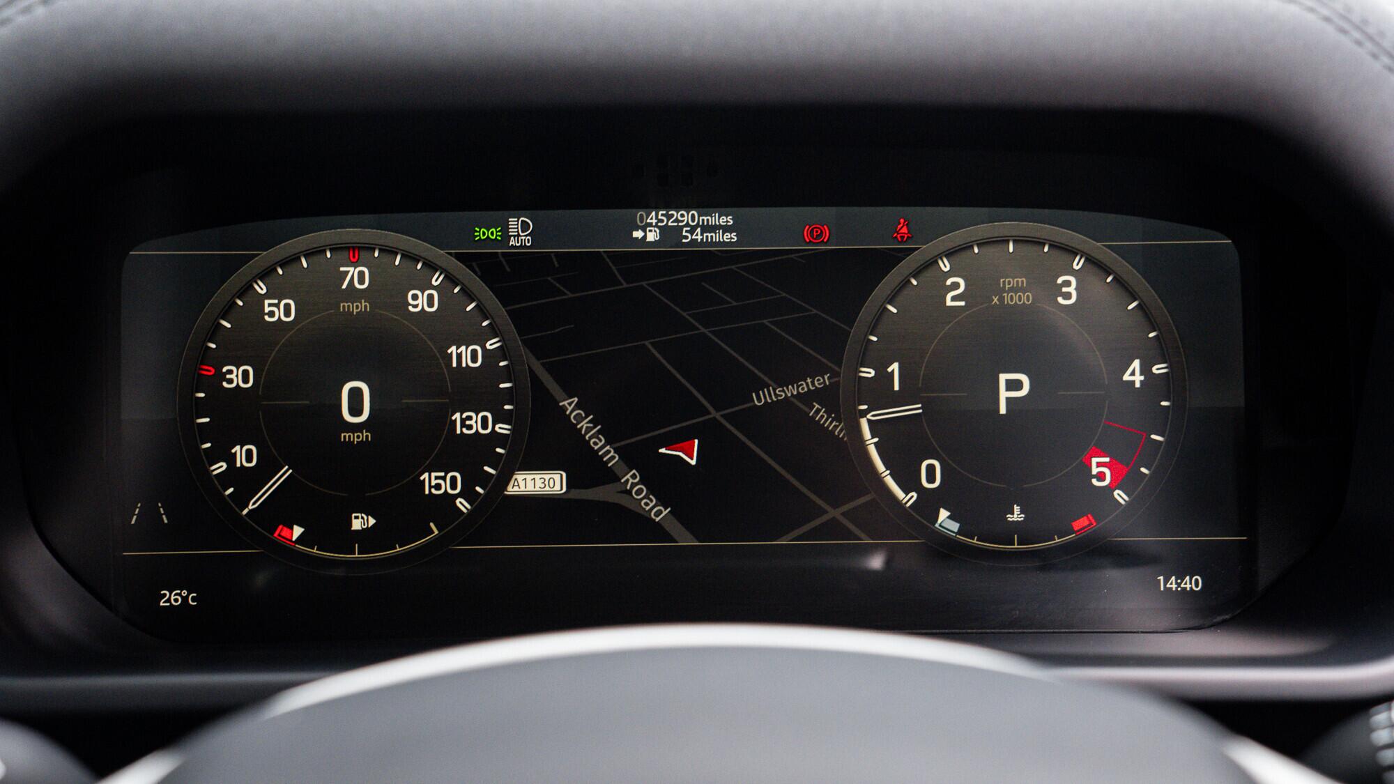 Land Rover Defender 110 view 28