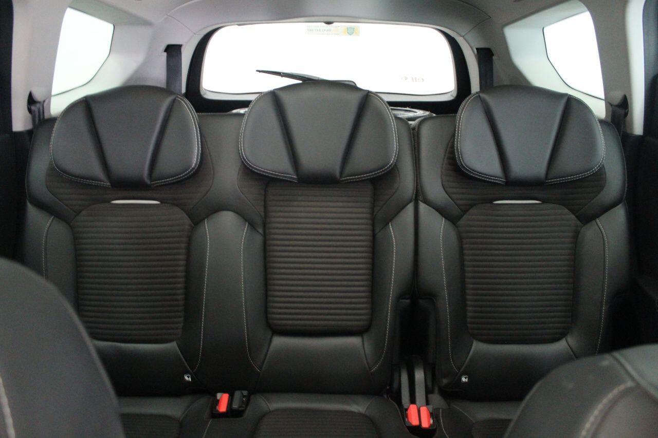 Renault Grand Scenic view 57