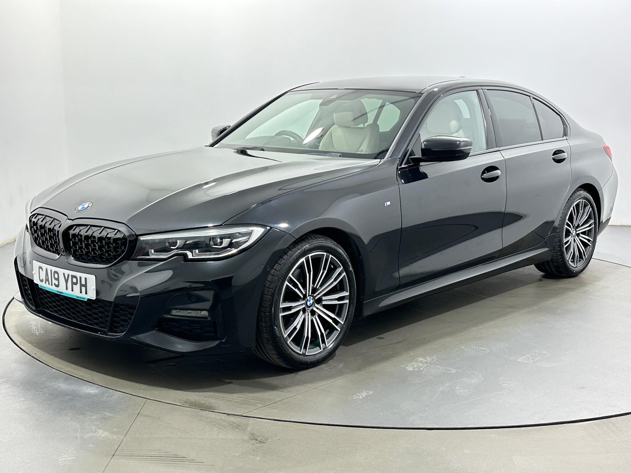 BMW 3 Series view 4