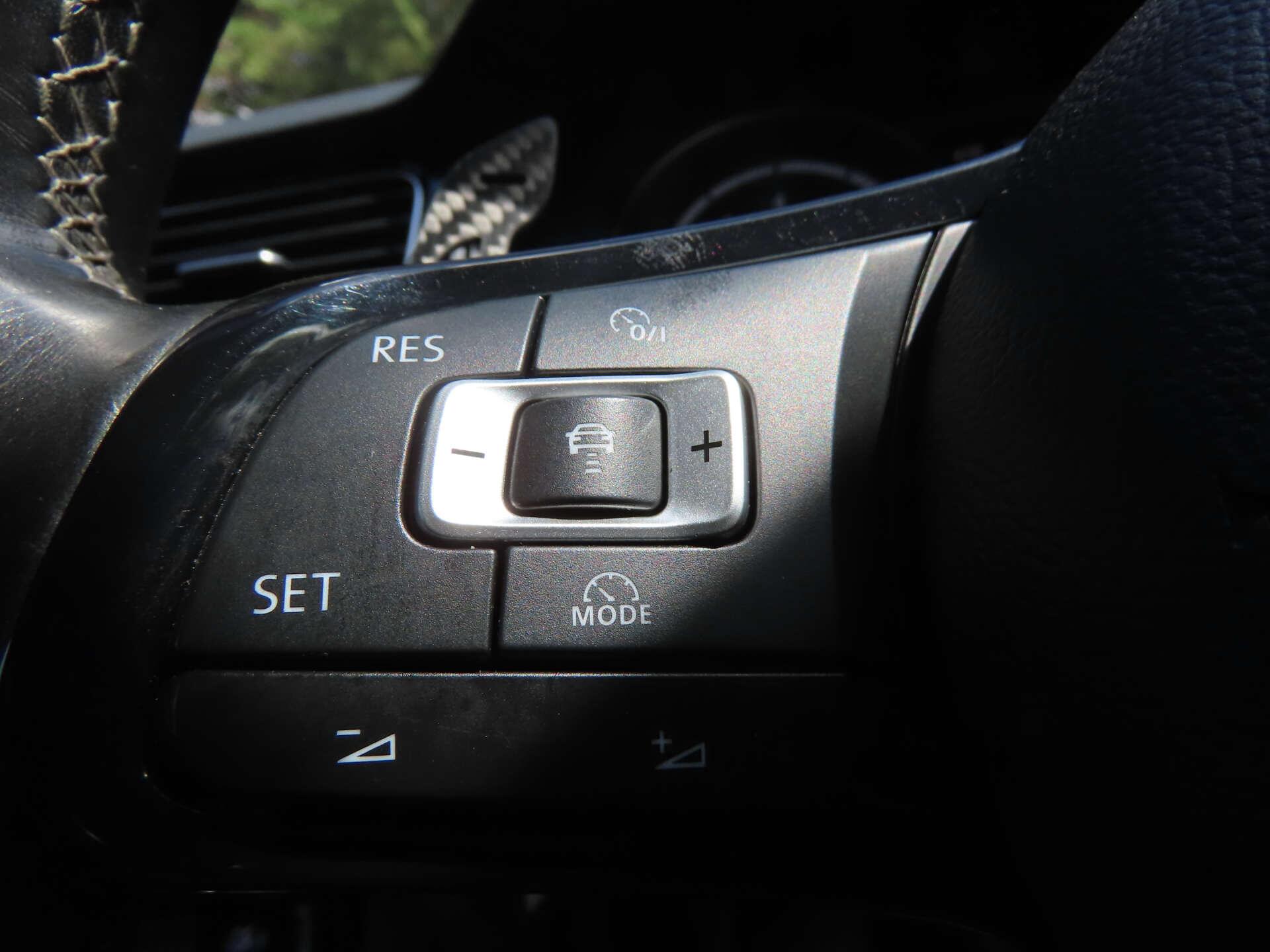 Volkswagen Golf view 14