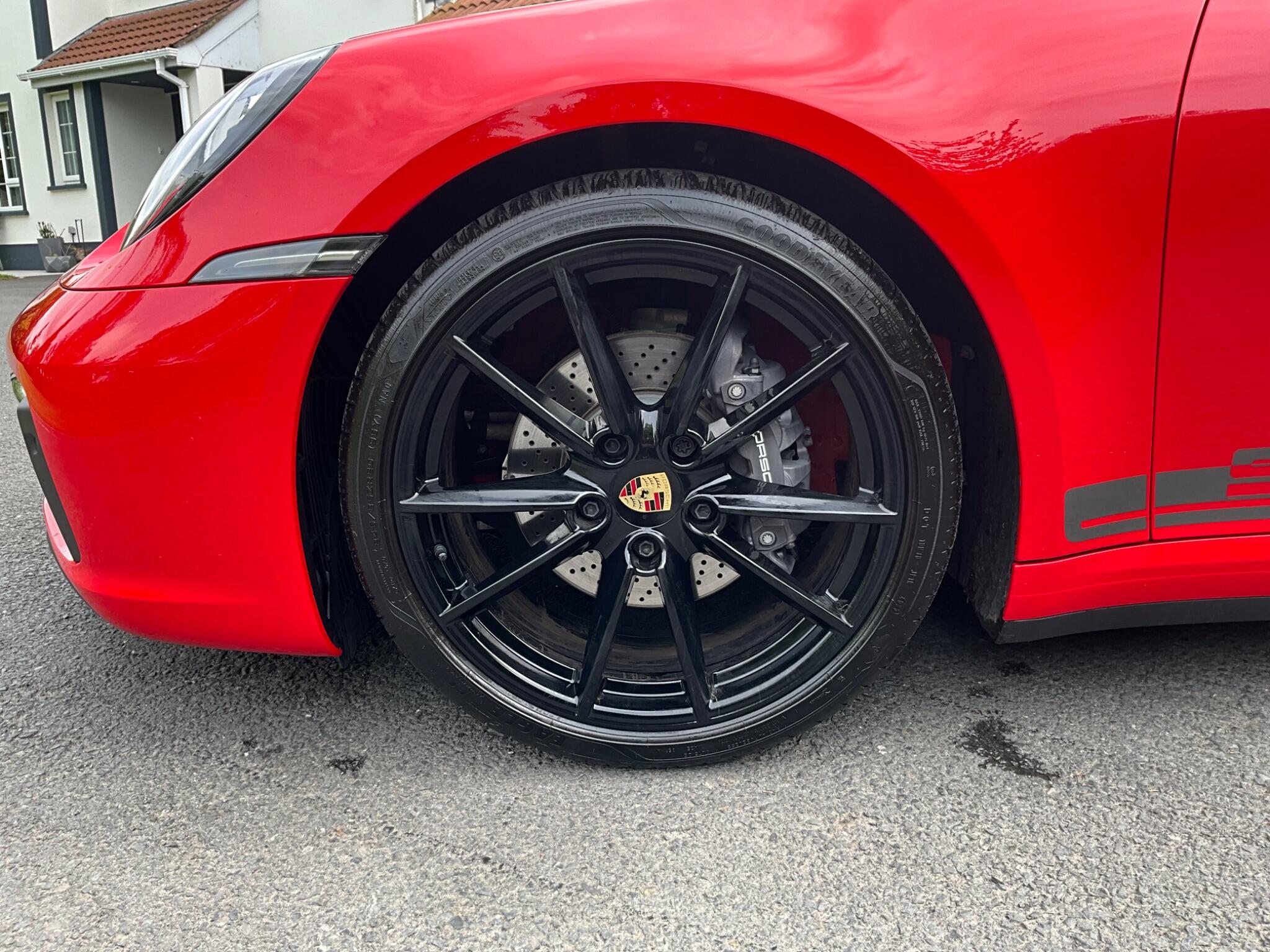 Porsche 911 view 22