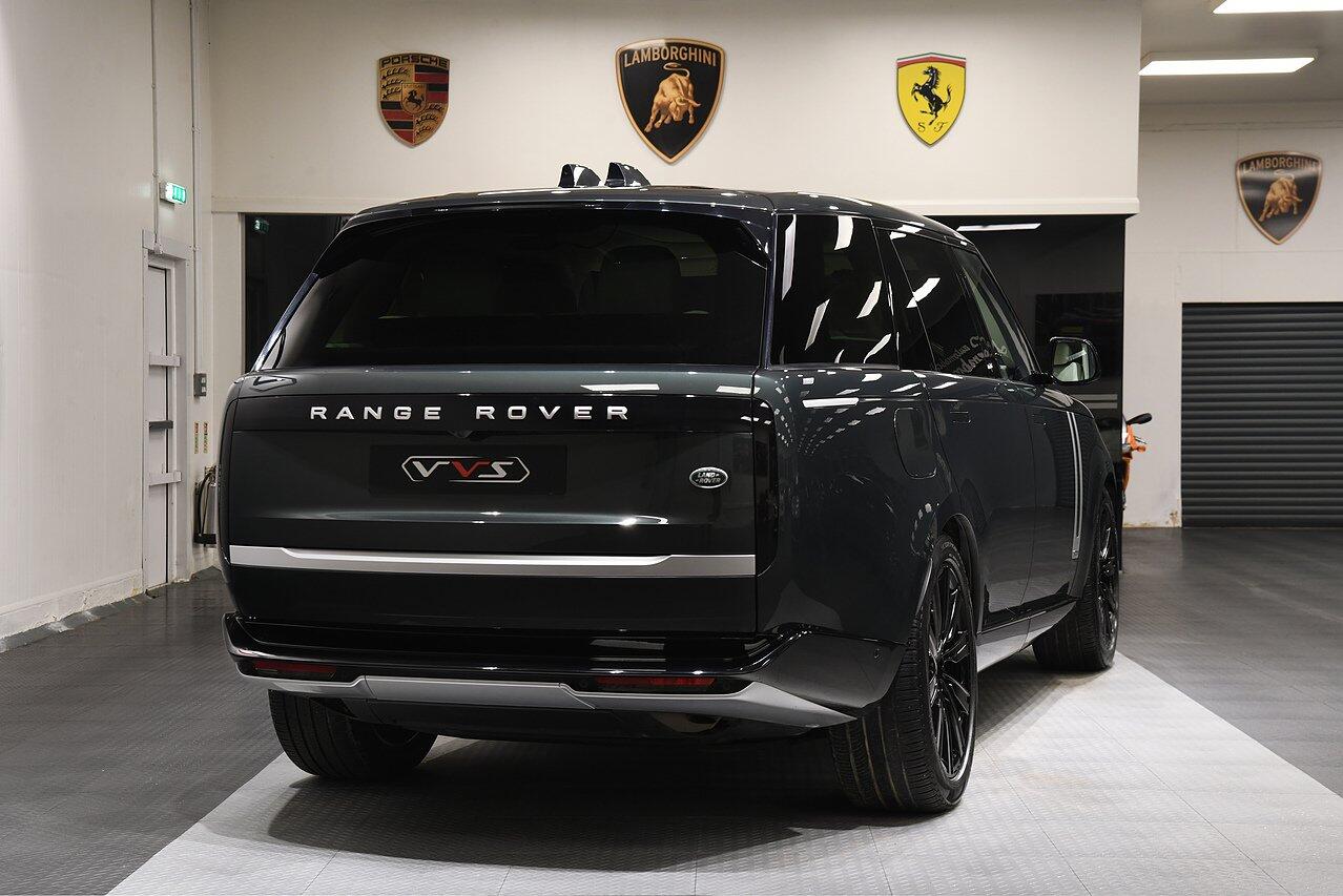 Land Rover Range Rover view 3