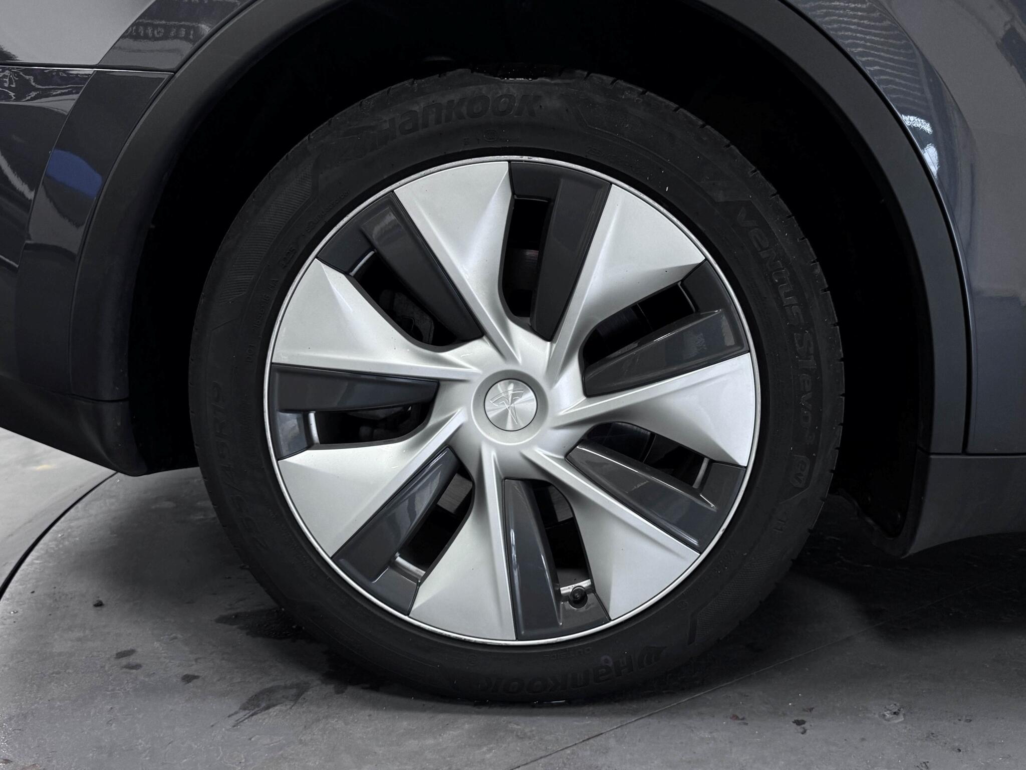 Tesla Model Y view 66
