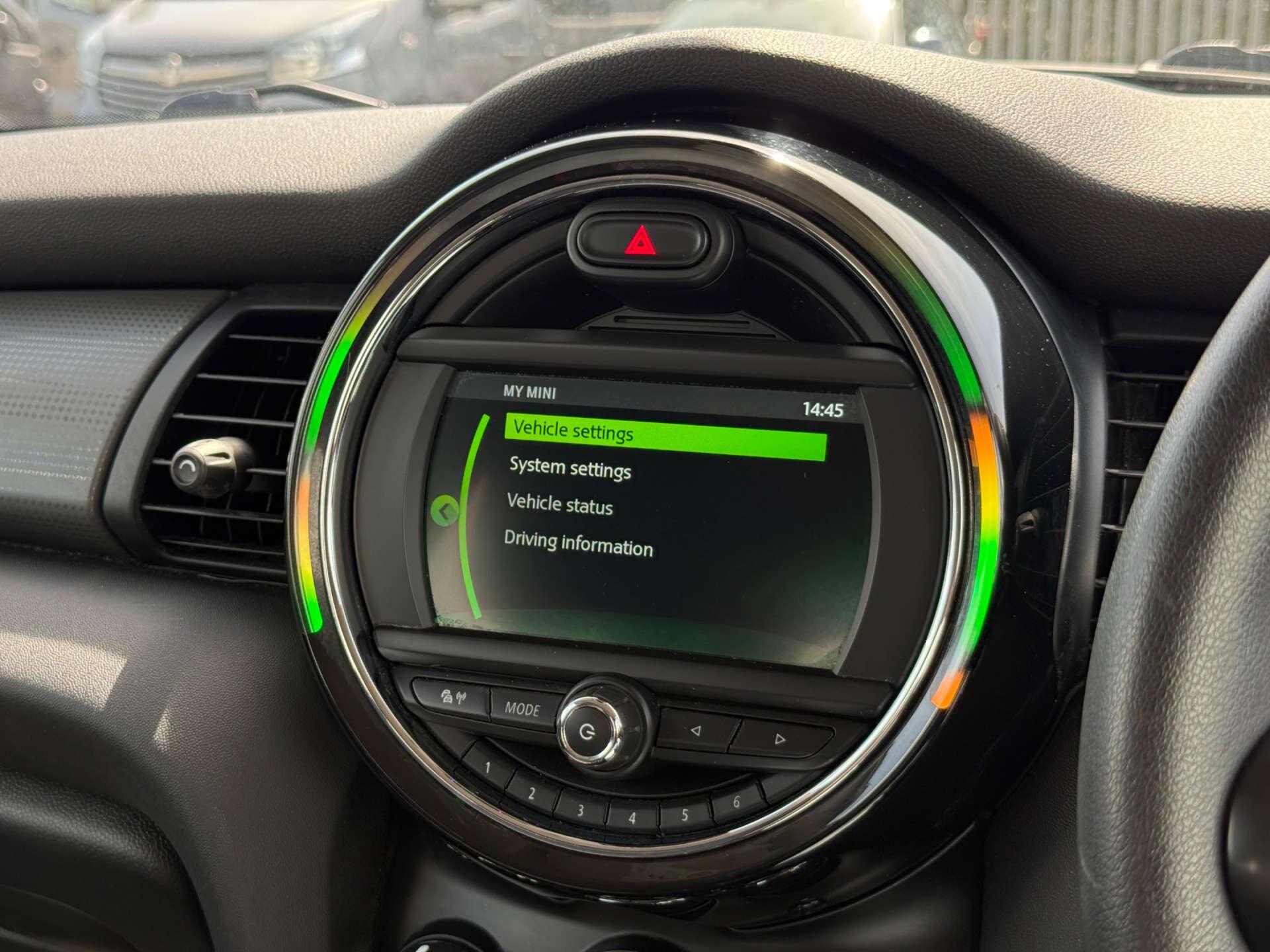 Mini Cooper view 60