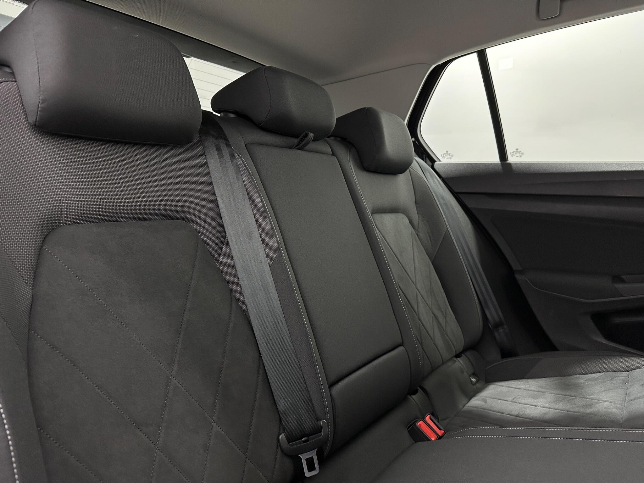 Volkswagen Golf view 42