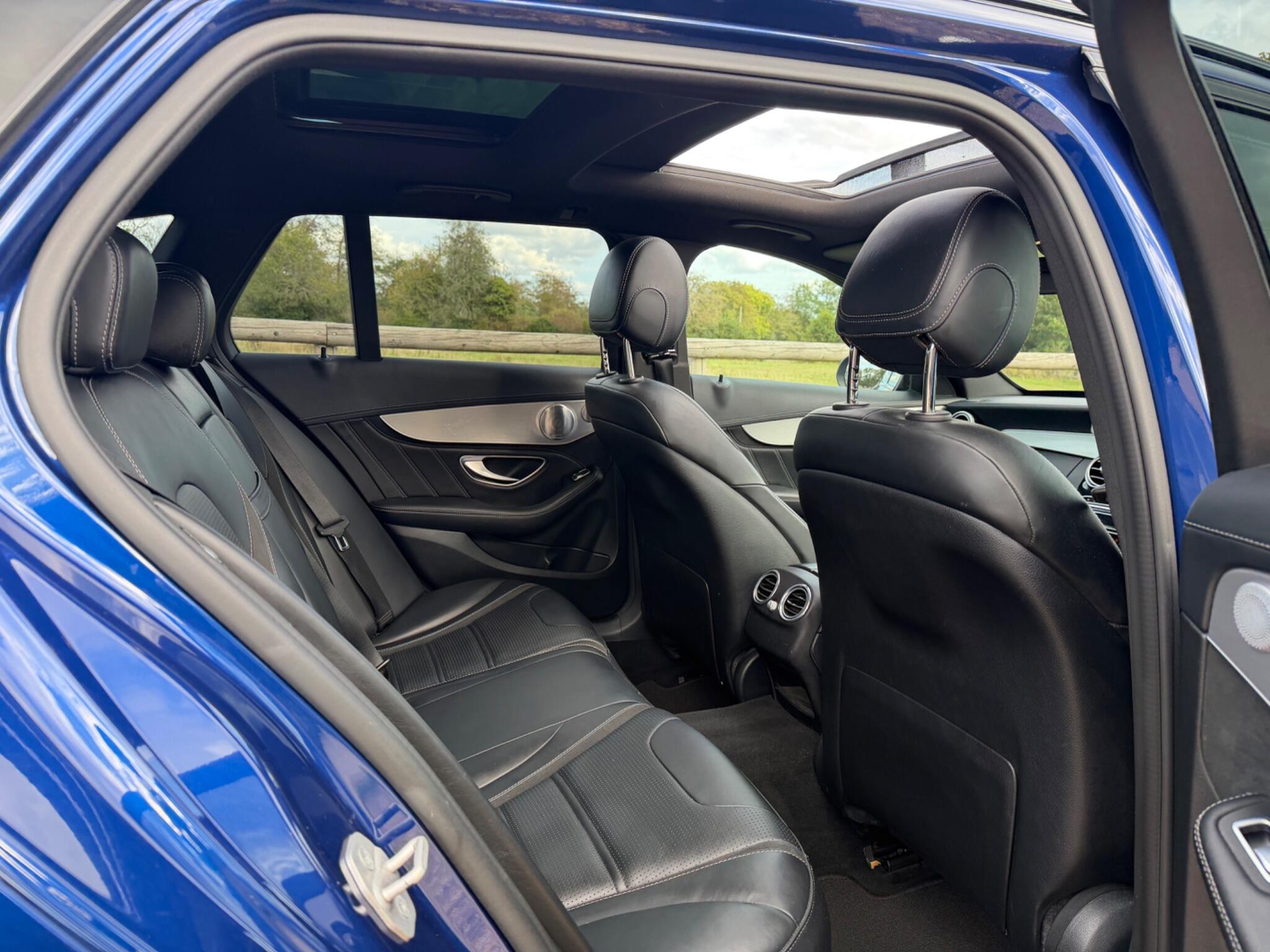 Mercedes-Benz C-Class view 9