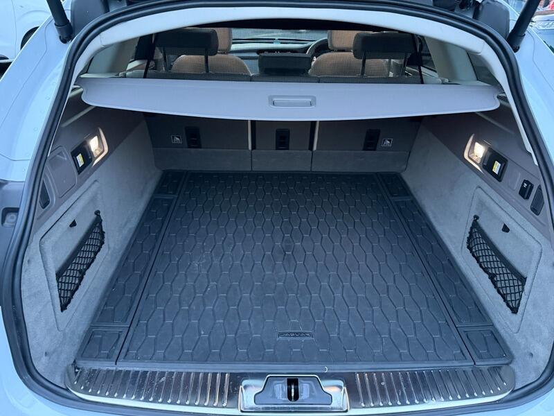 Jaguar XF view 69