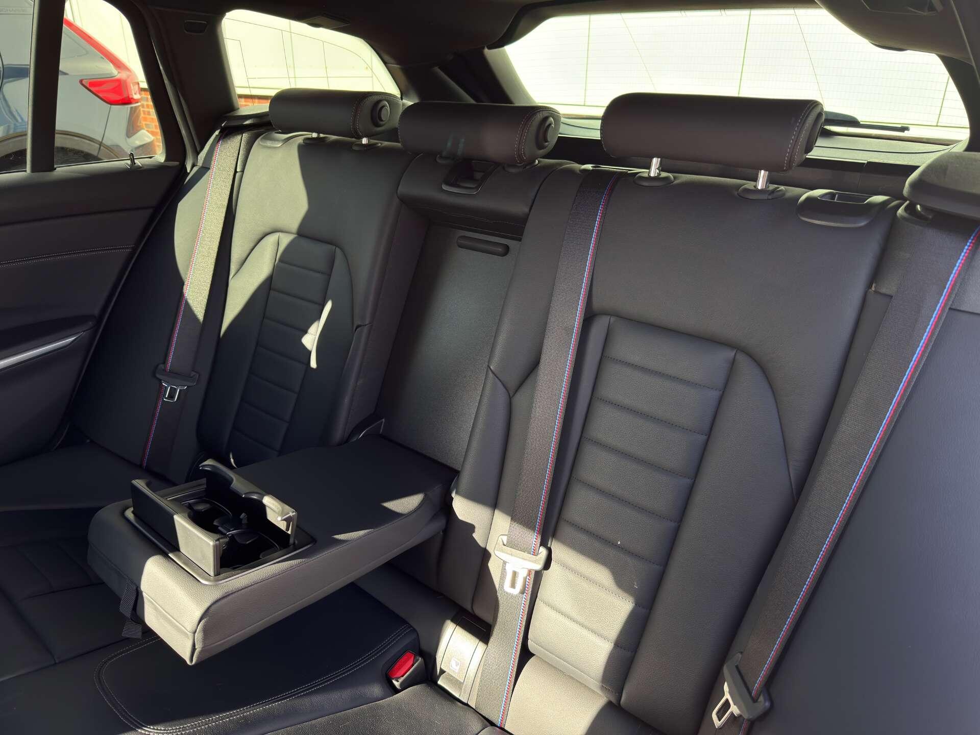 BMW 3 Series view 48