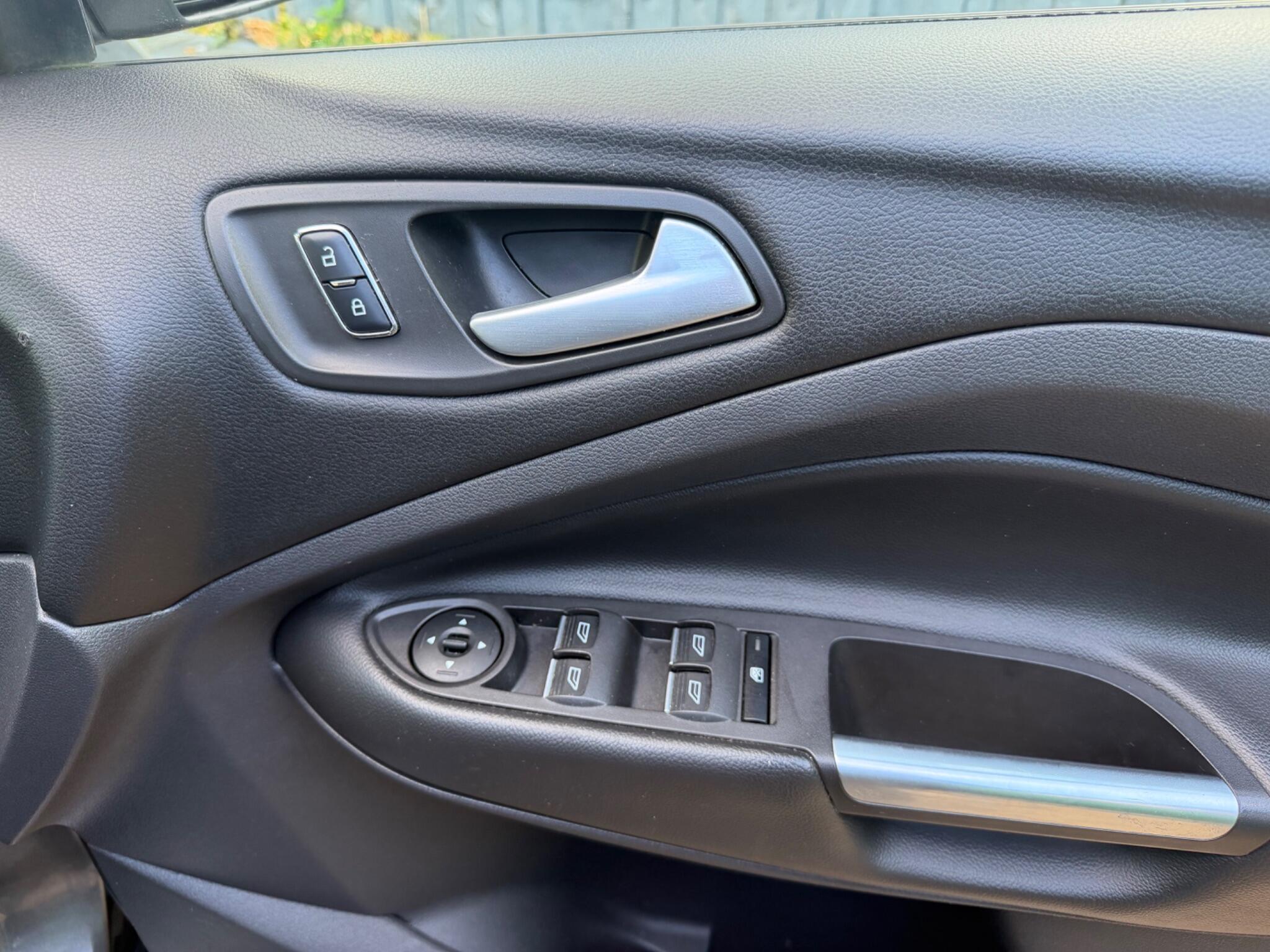 Ford Kuga view 13