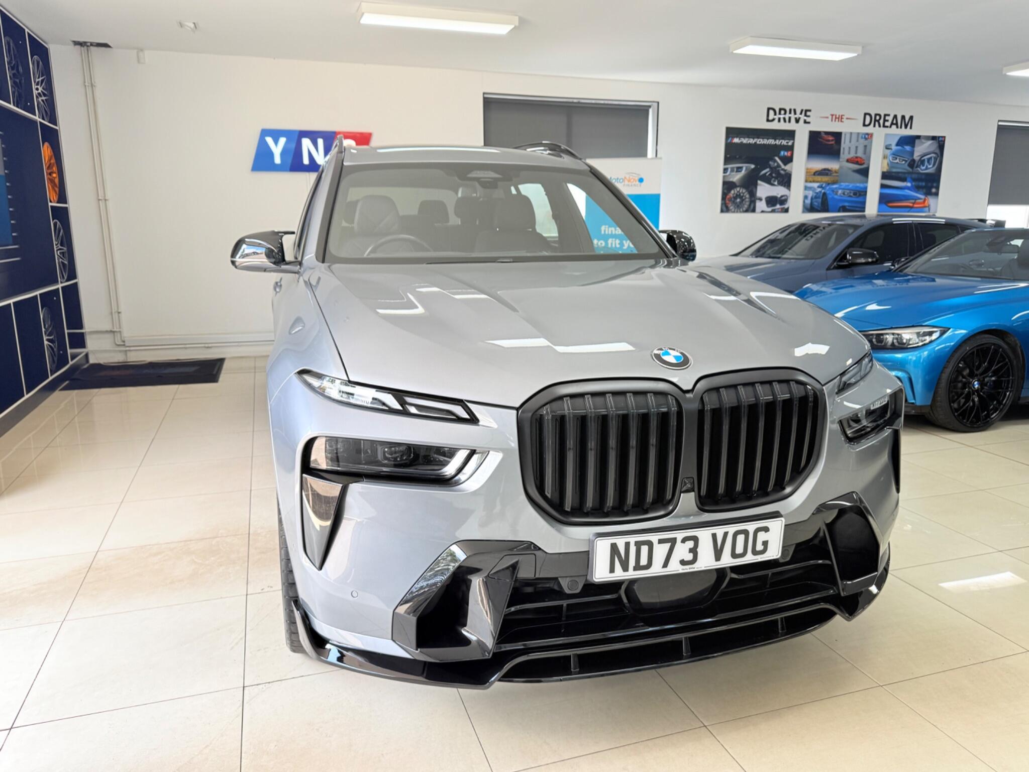 BMW X7 view 31