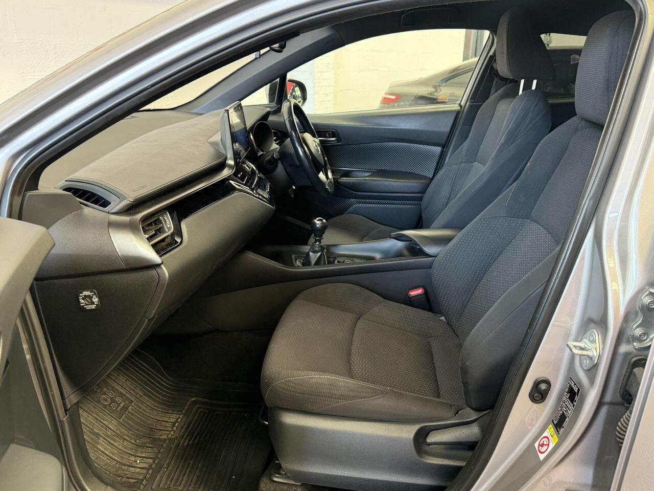 Toyota C-HR view 50