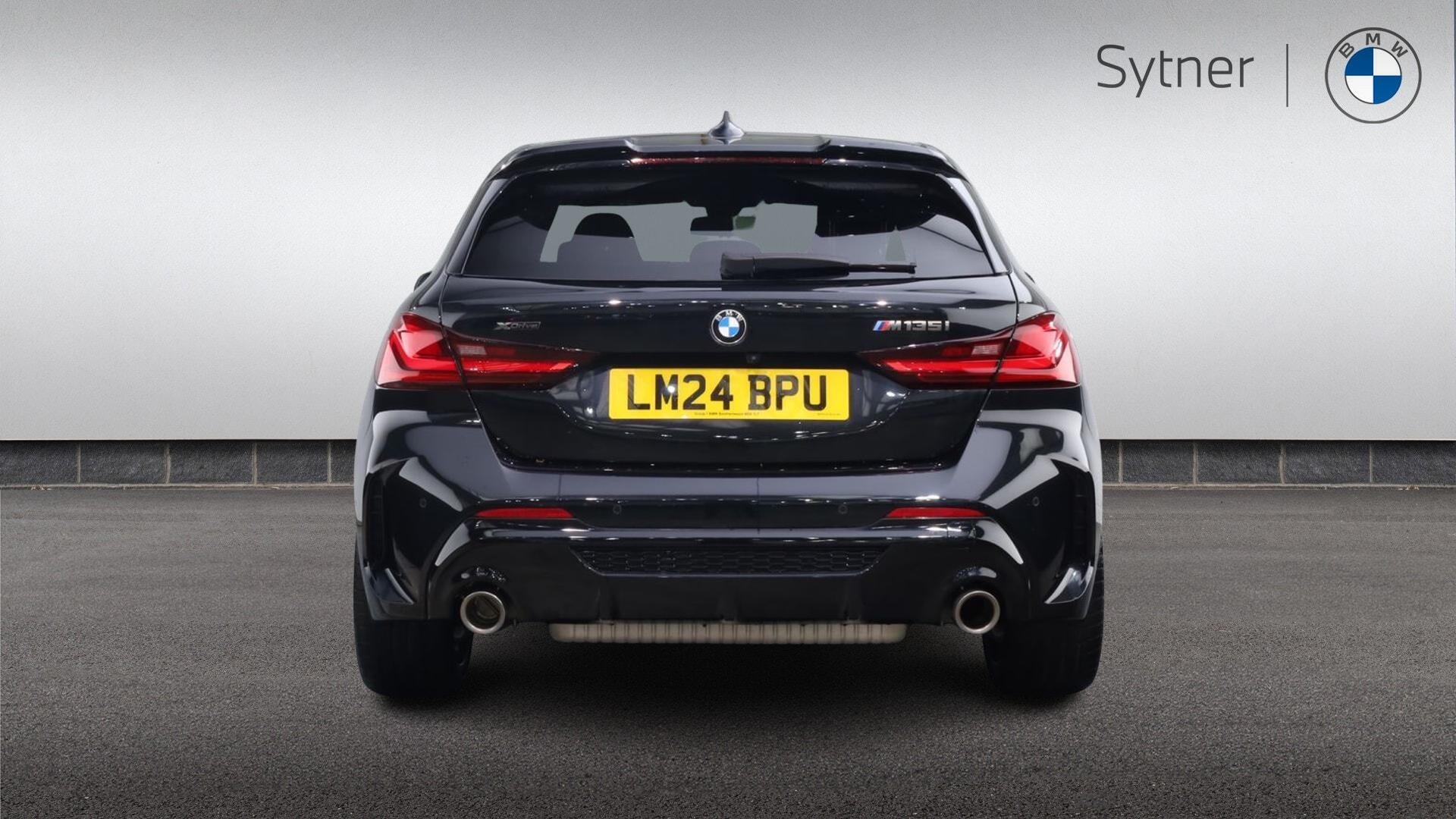 BMW 1 Series view 15