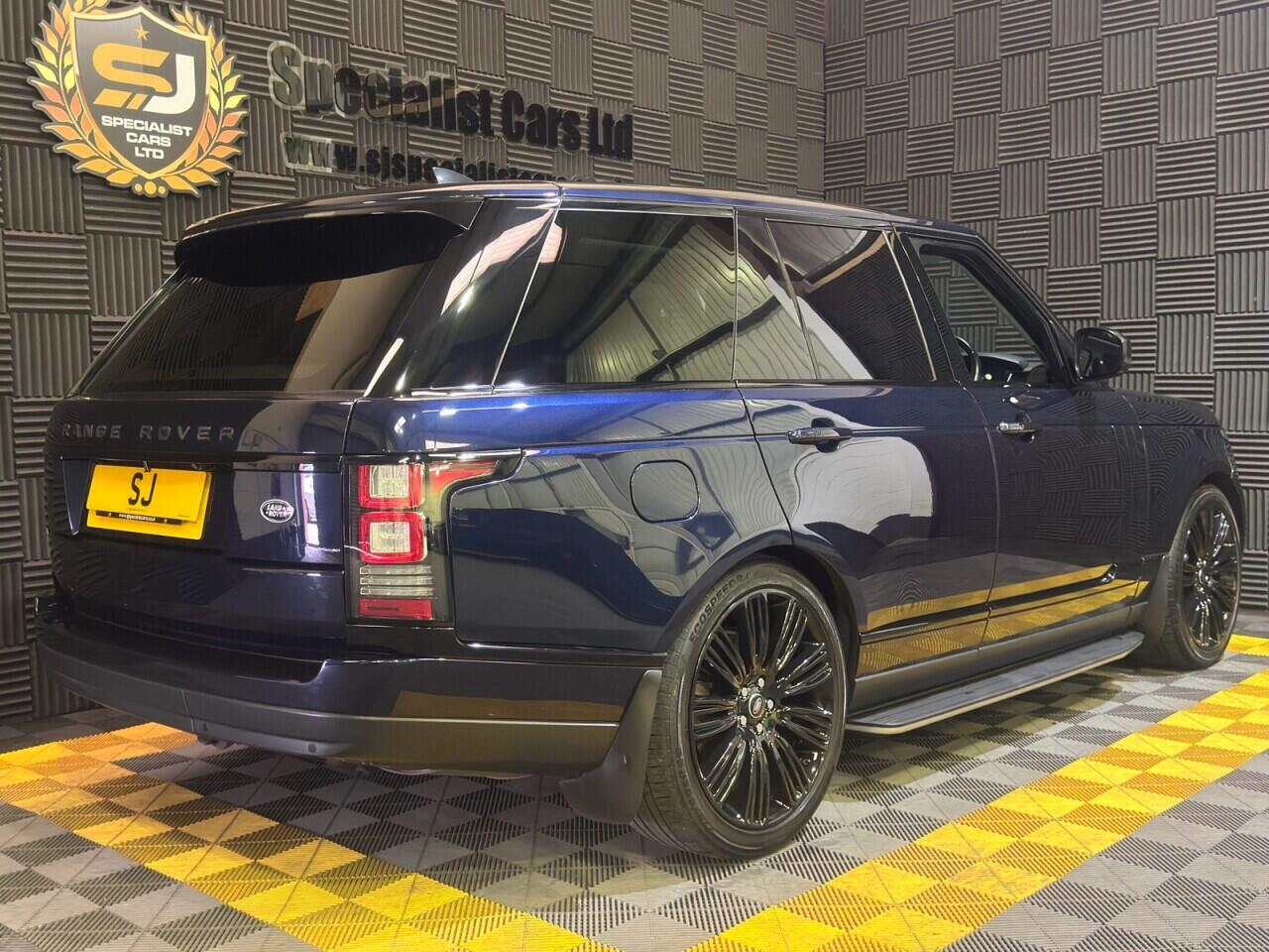 Land Rover Range Rover view 18