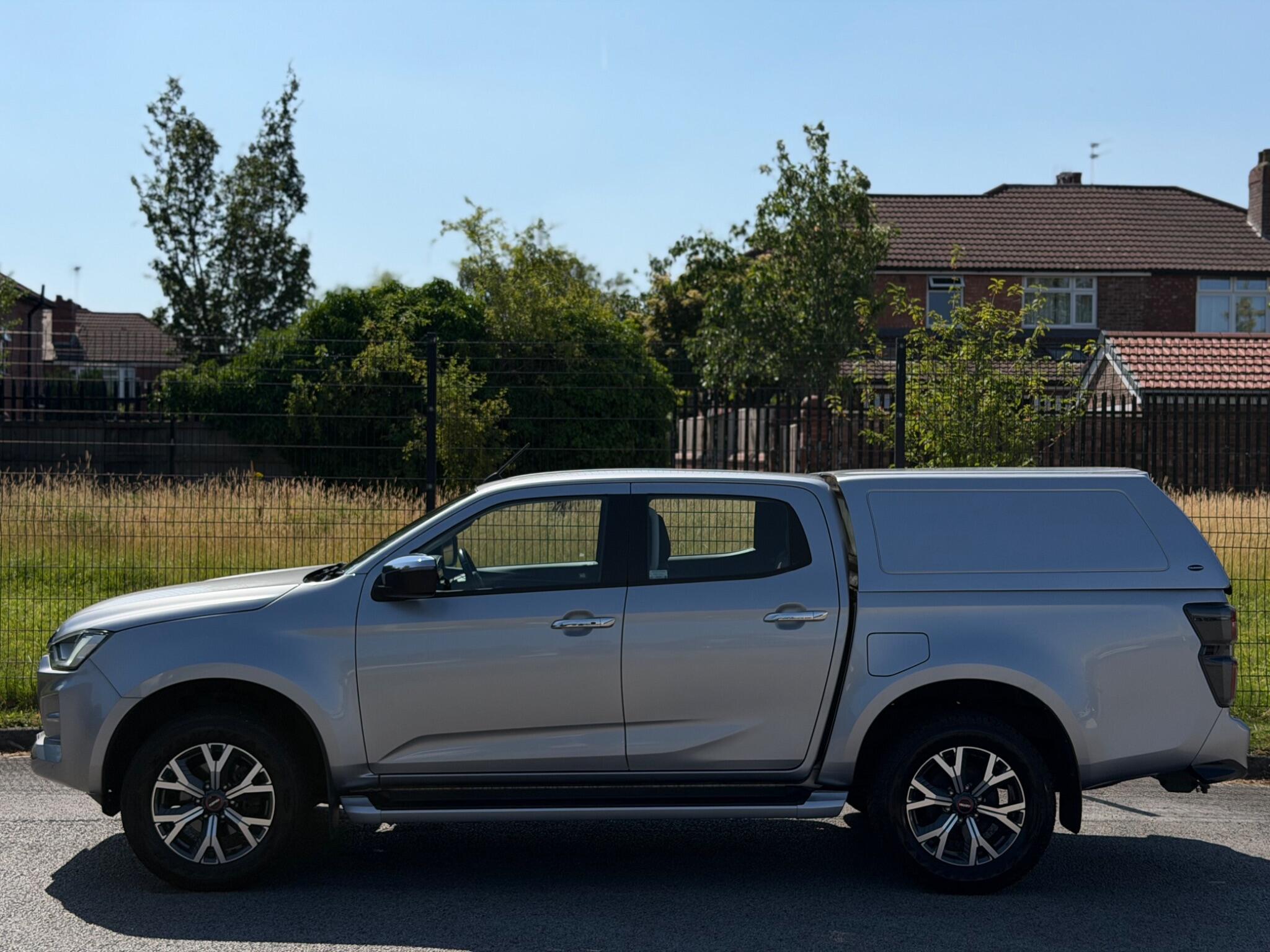 Isuzu D-Max view 4