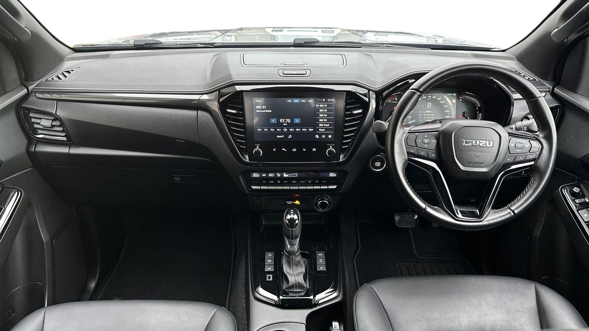 Isuzu D-Max view 9