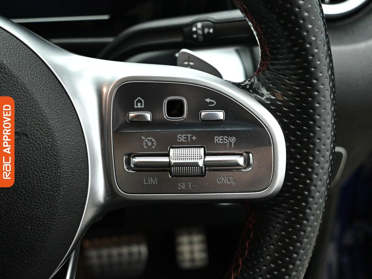 Mercedes-Benz GLB view 24
