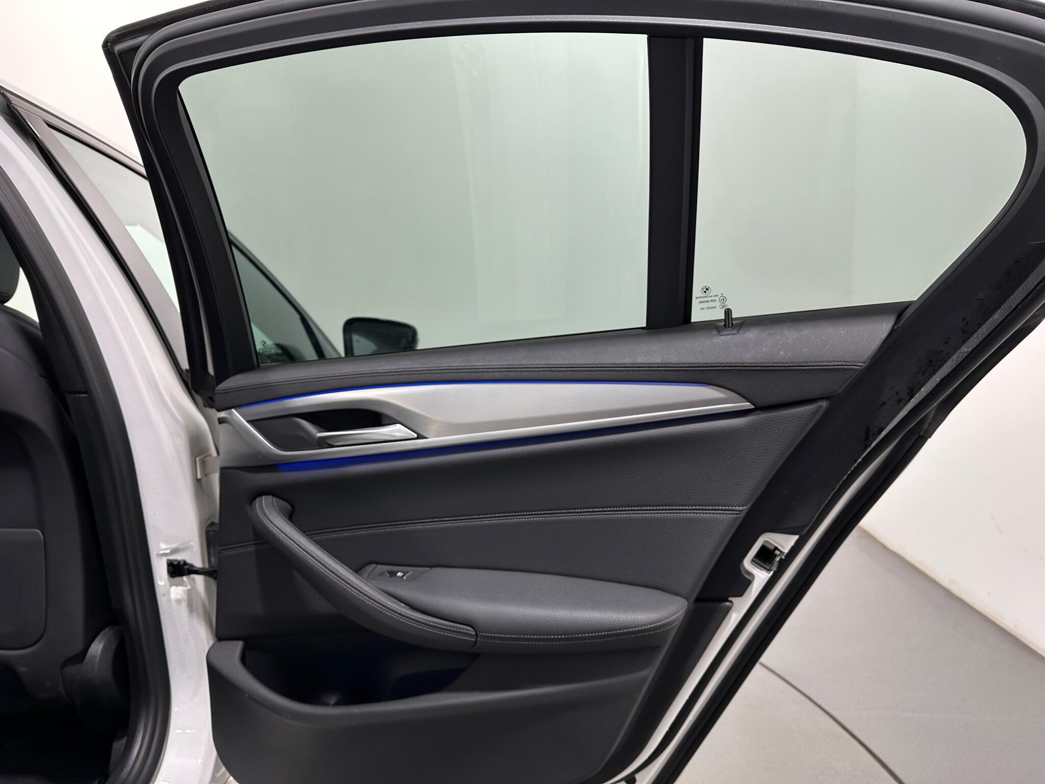 BMW 5 Series view 42