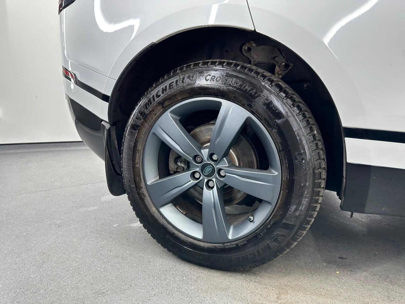 Land Rover Range Rover Velar view 19