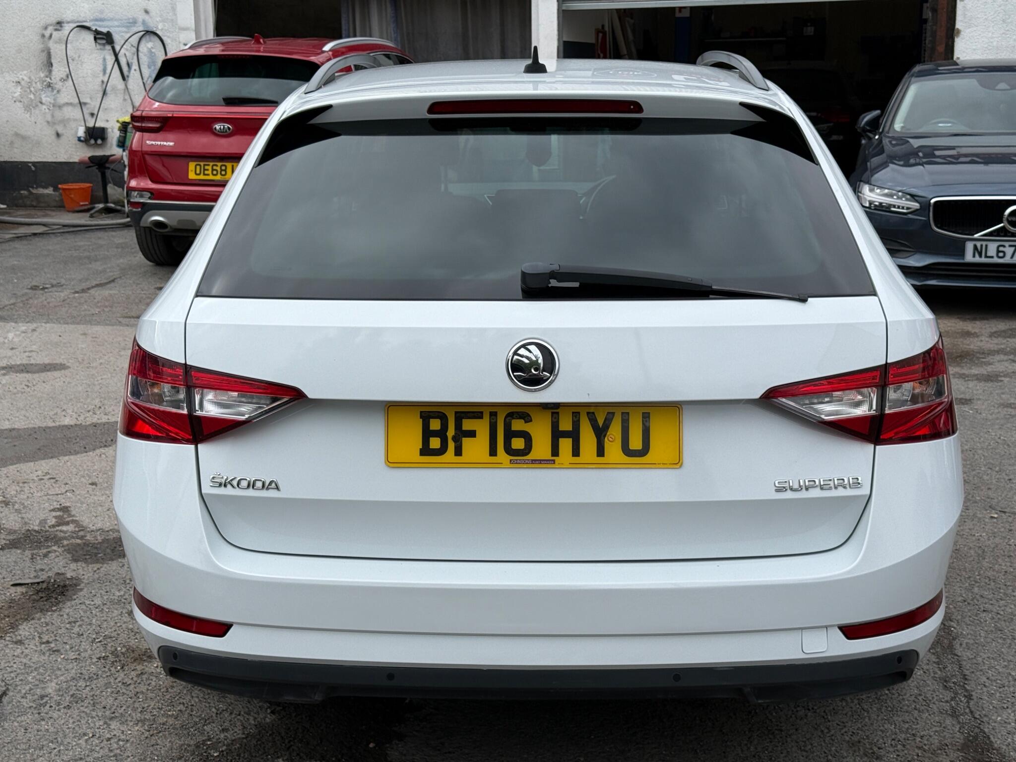 Skoda Superb - Image 15