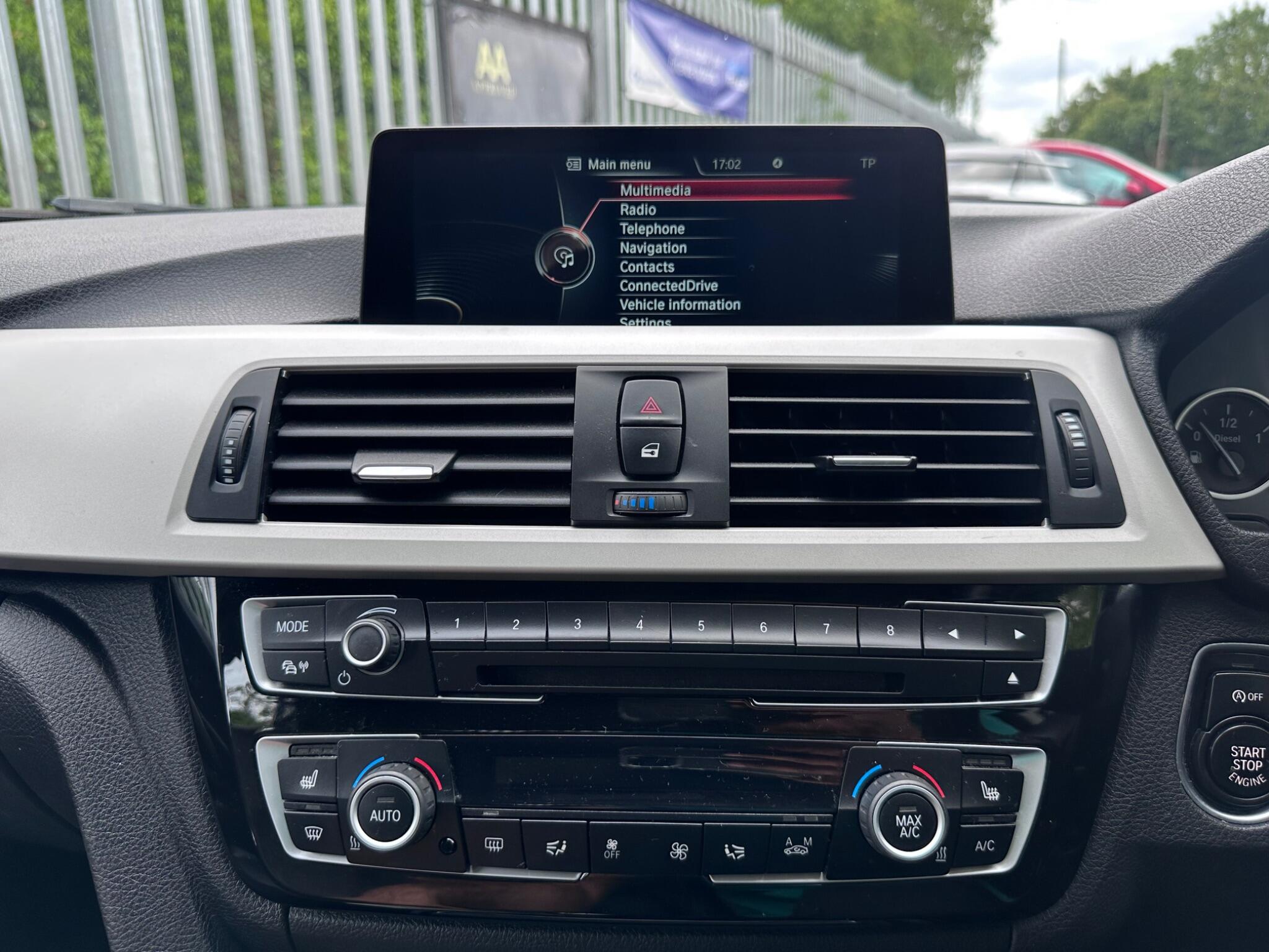 2015 BMW 3 Series image 43