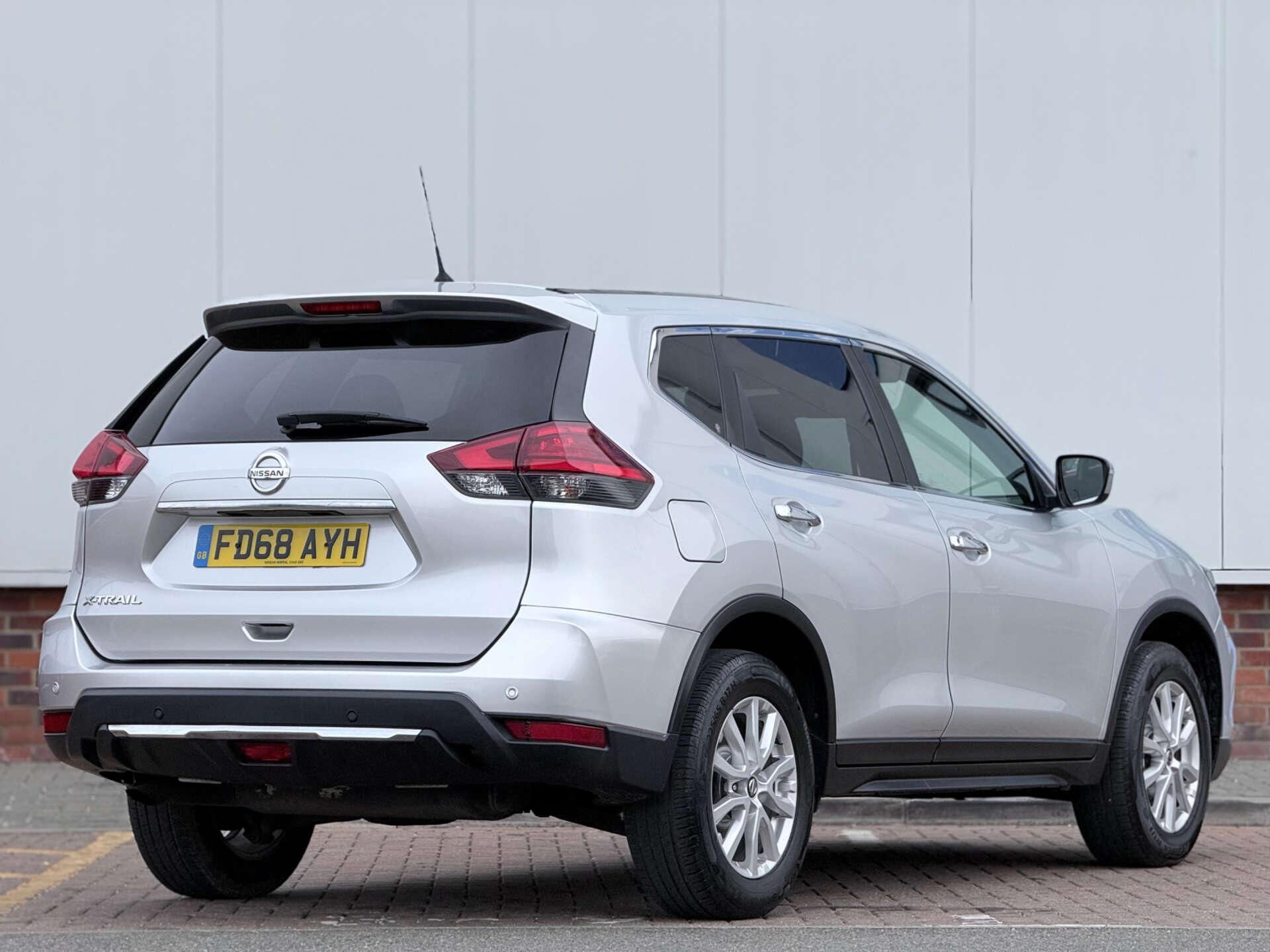 Nissan X-Trail view 11