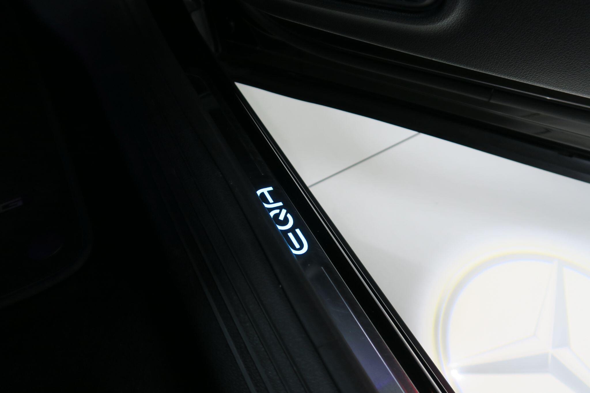Mercedes-Benz EQA view 19
