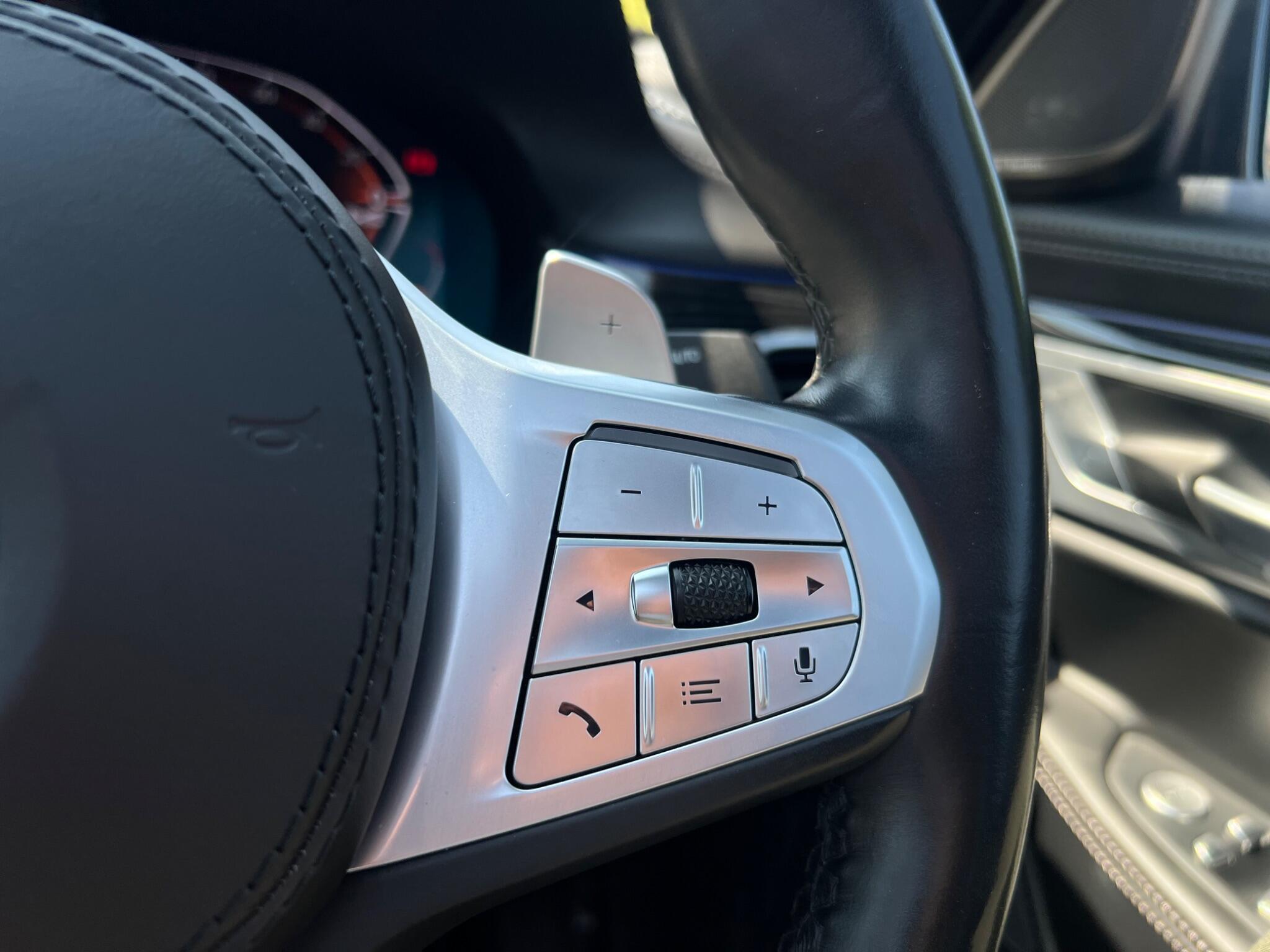 BMW 7 Series view 42