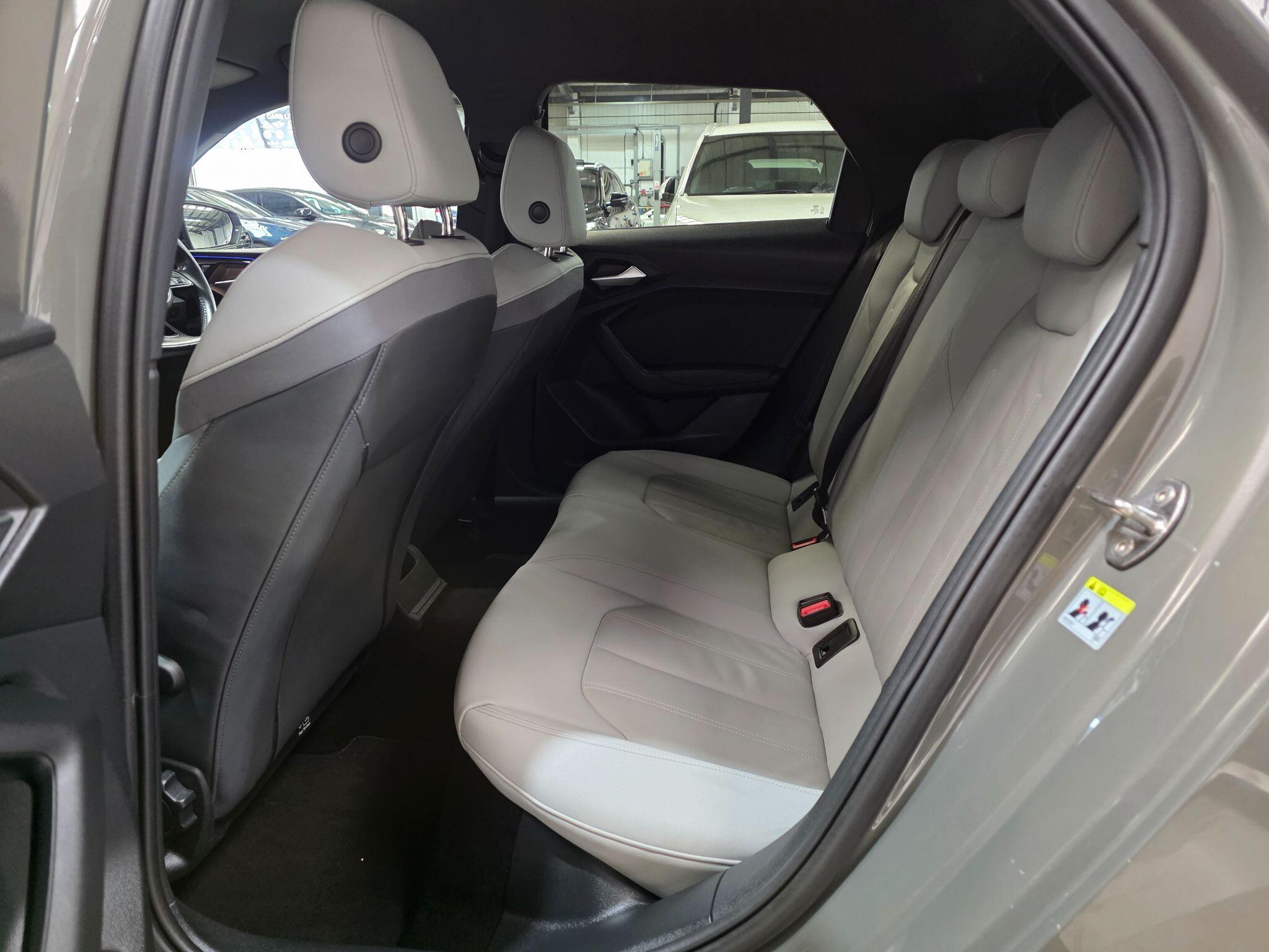 Audi A1 view 22