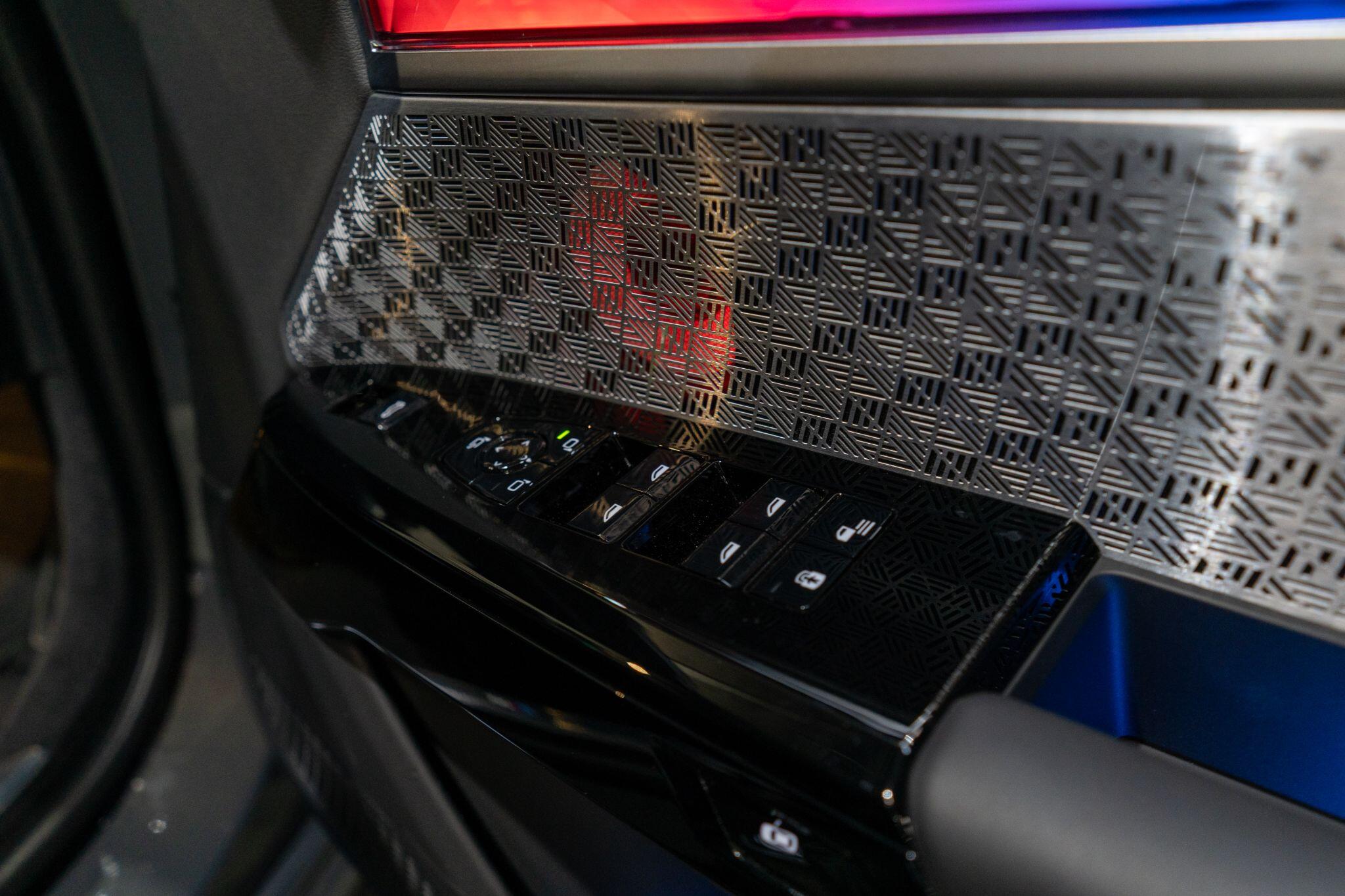 BMW 7 Series view 29