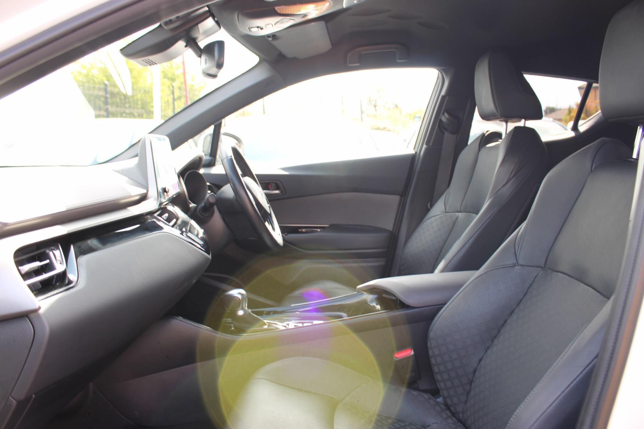 Toyota C-HR view 20