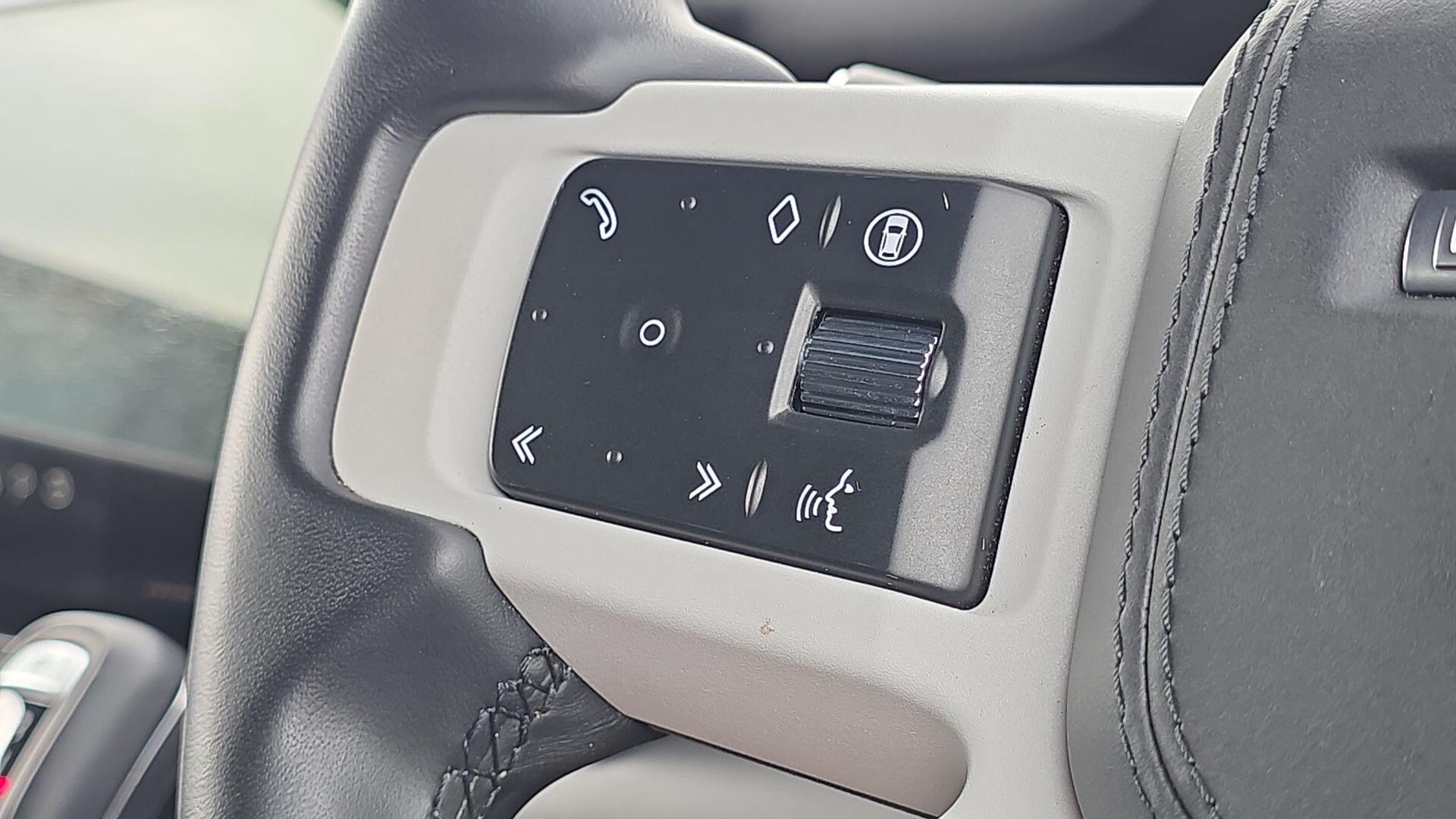 Land Rover Defender view 24