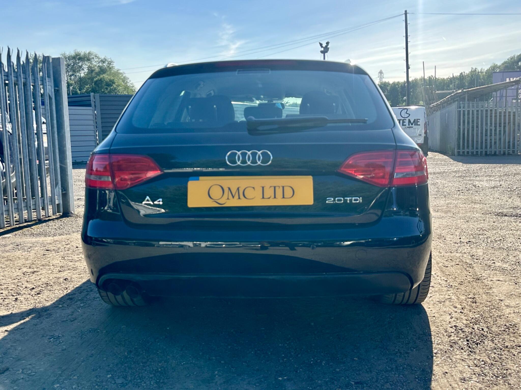 Audi A4 Avant view 11