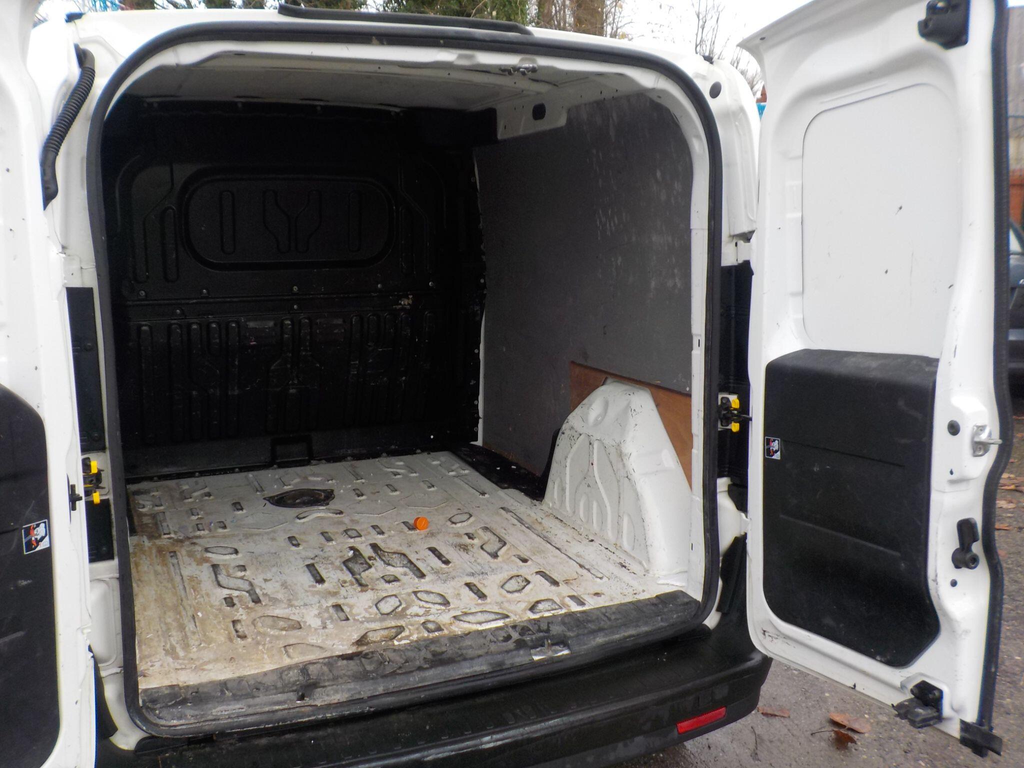 Fiat Doblo 1.3 JTD MultiJet 16v L1 H1 4dr