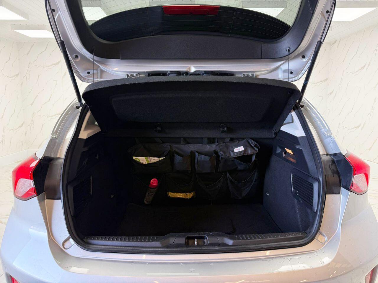Ford Focus view 20