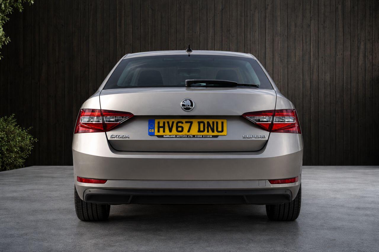 Skoda Superb view 13