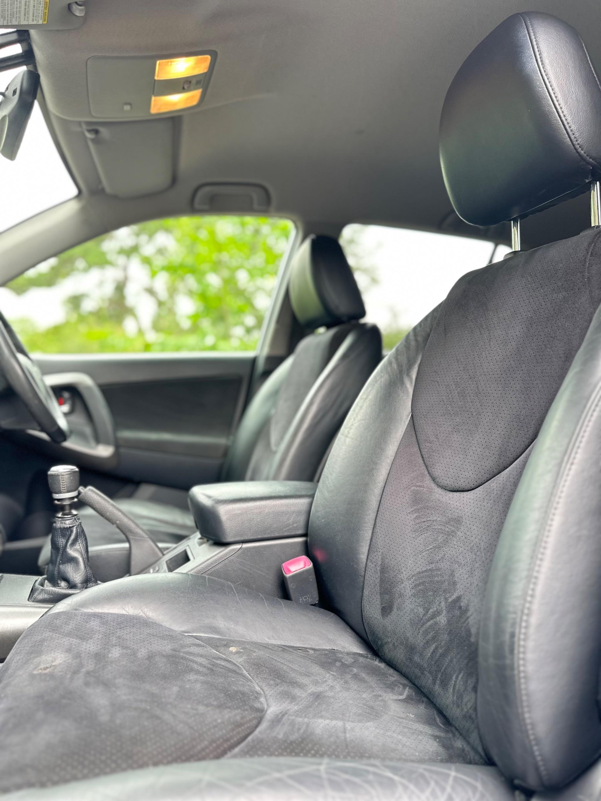 2010 Toyota RAV4 image 15