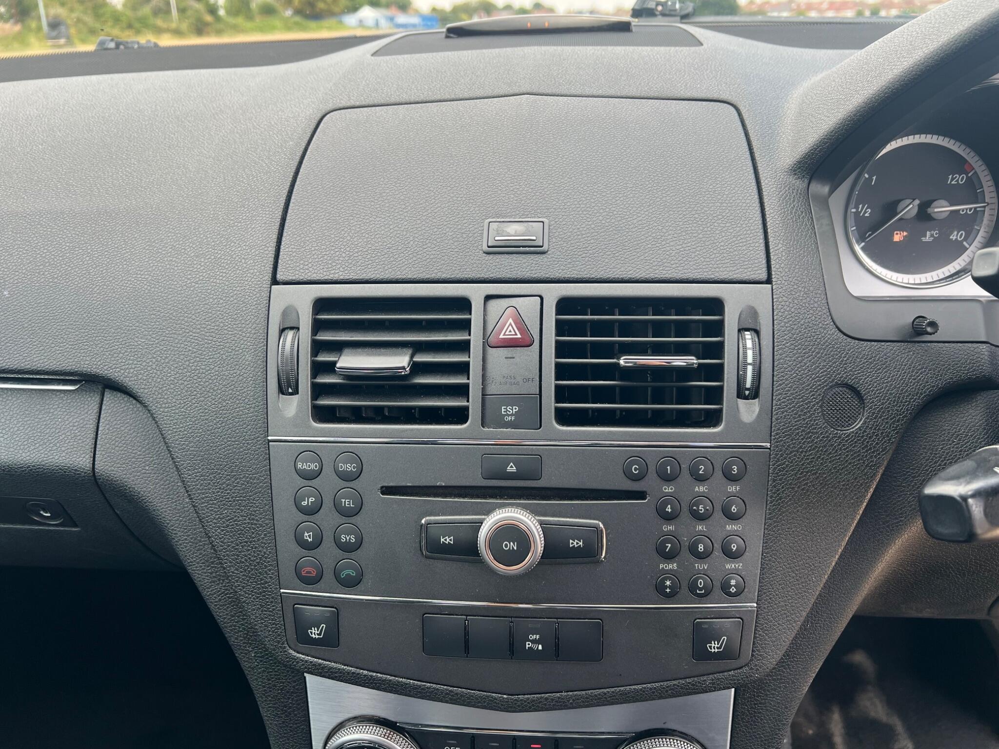 Mercedes-Benz C-Class view 32
