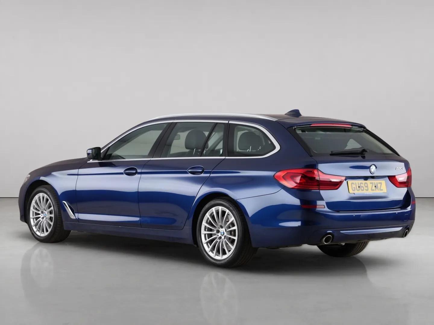 BMW 5 Series view 8