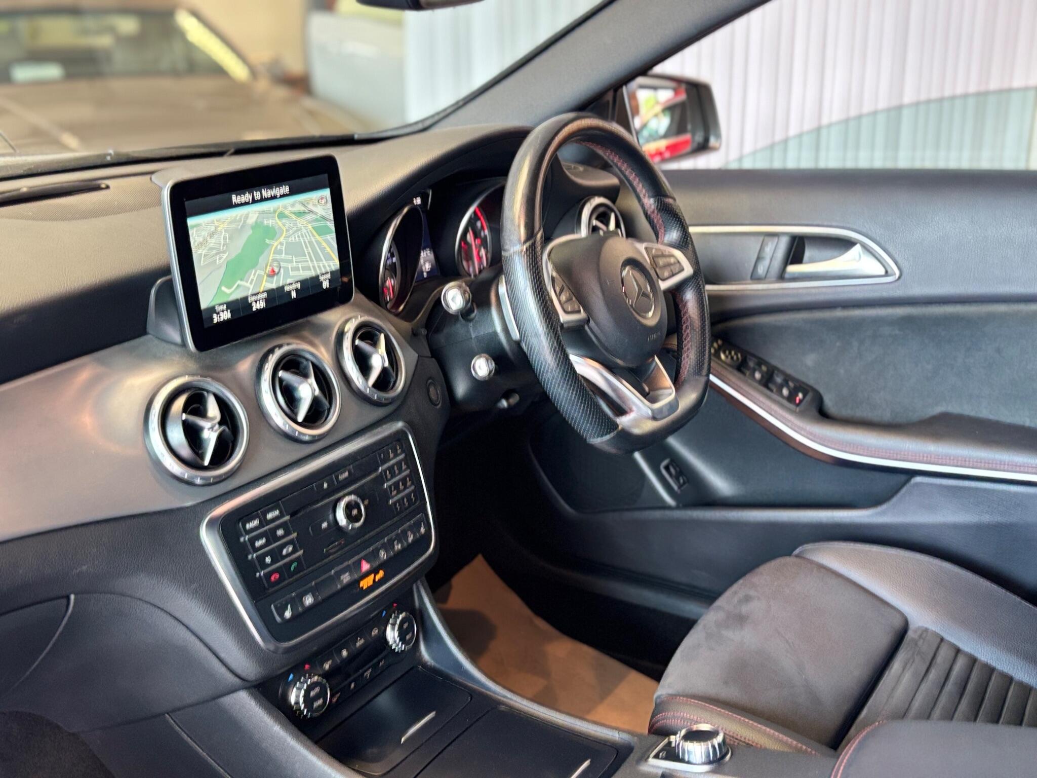 Mercedes-Benz Gla view 10