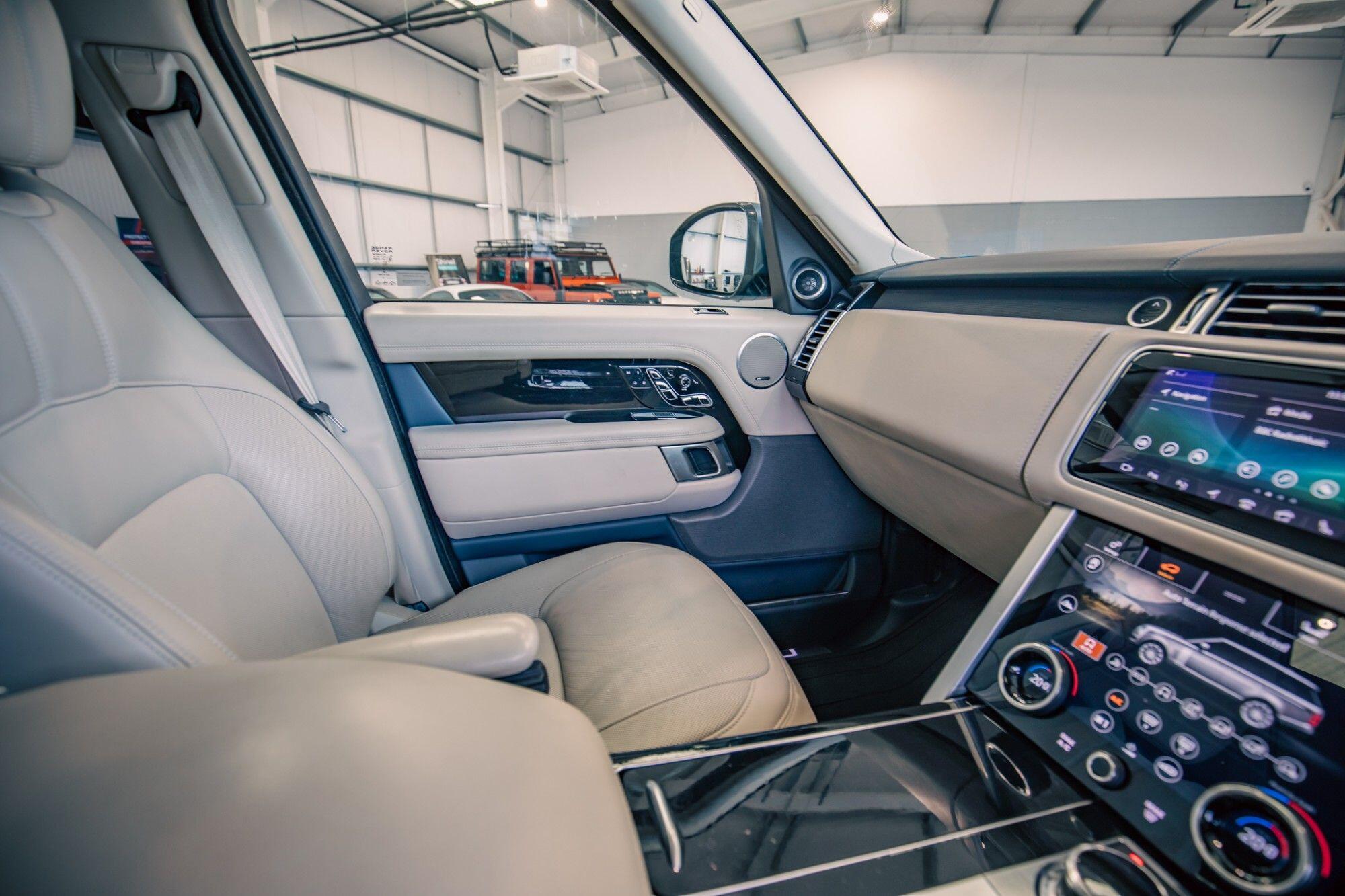 Land Rover Range Rover view 30