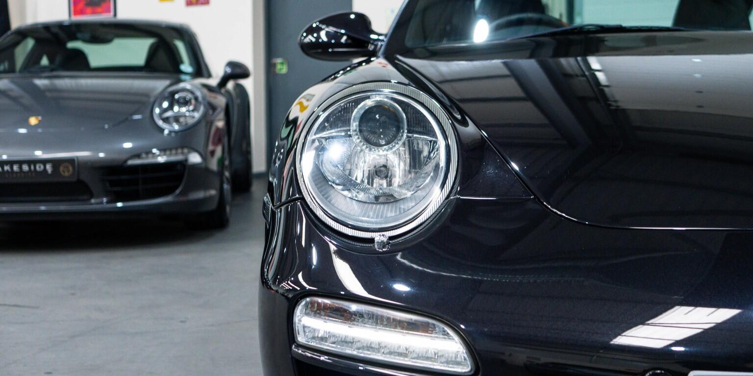 Porsche 911 view 36