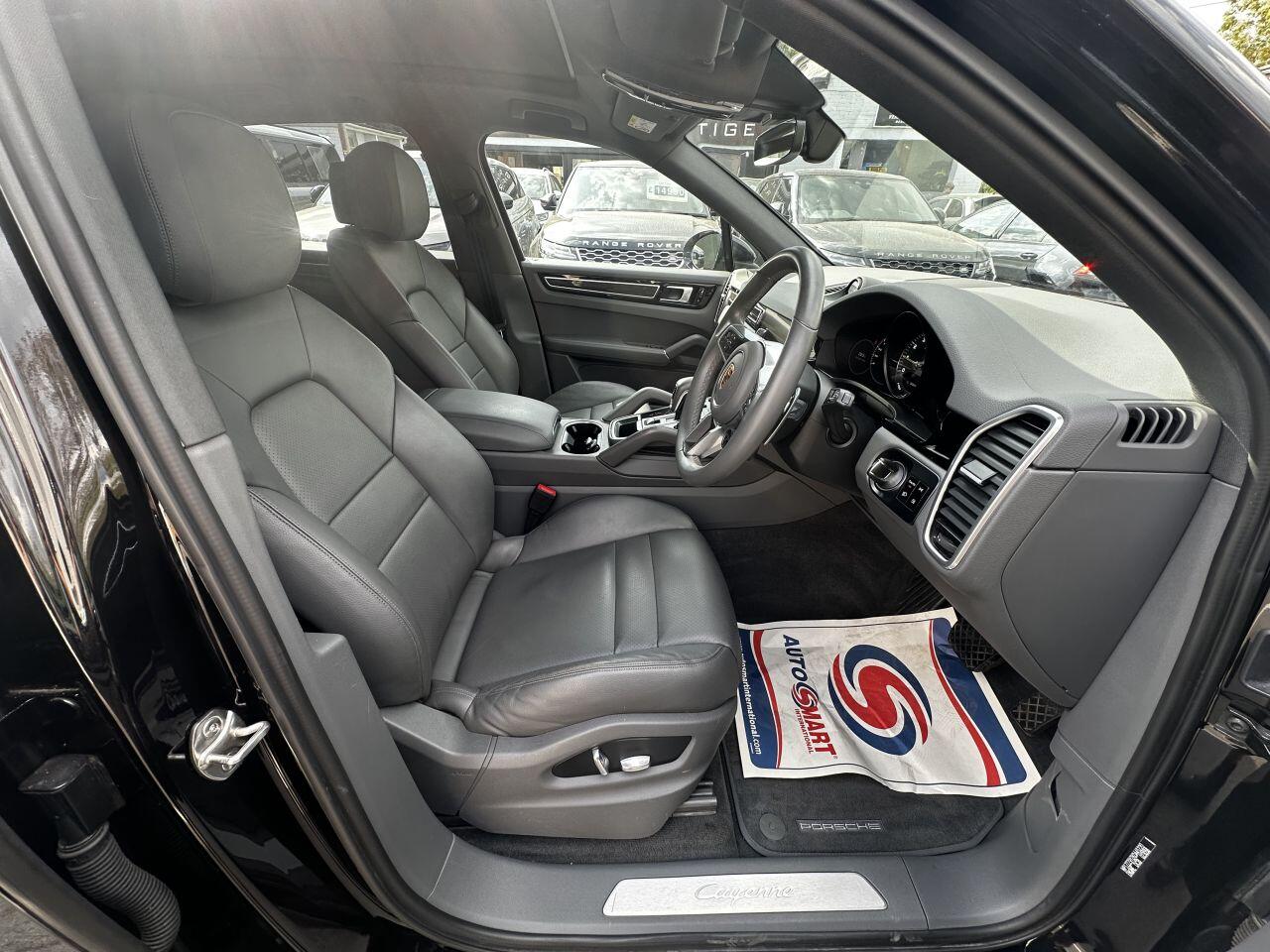Porsche Cayenne view 13