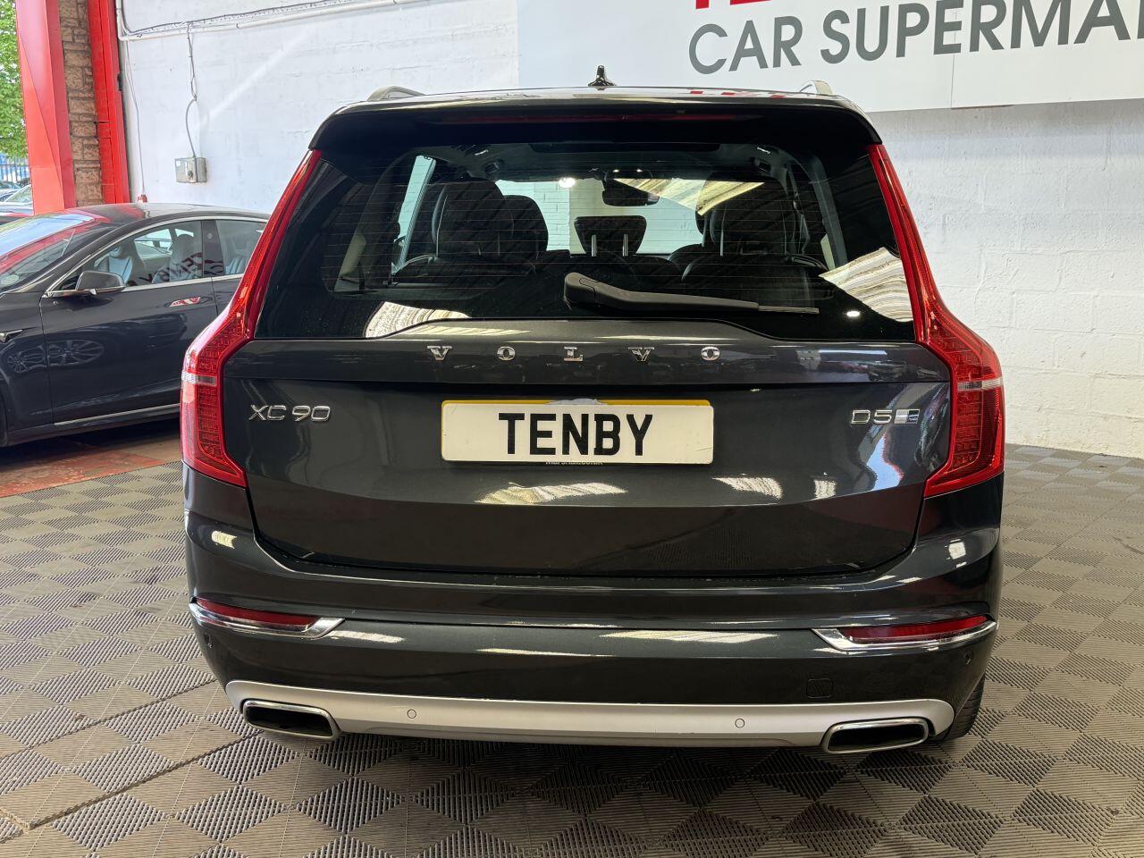 Volvo XC90 view 8
