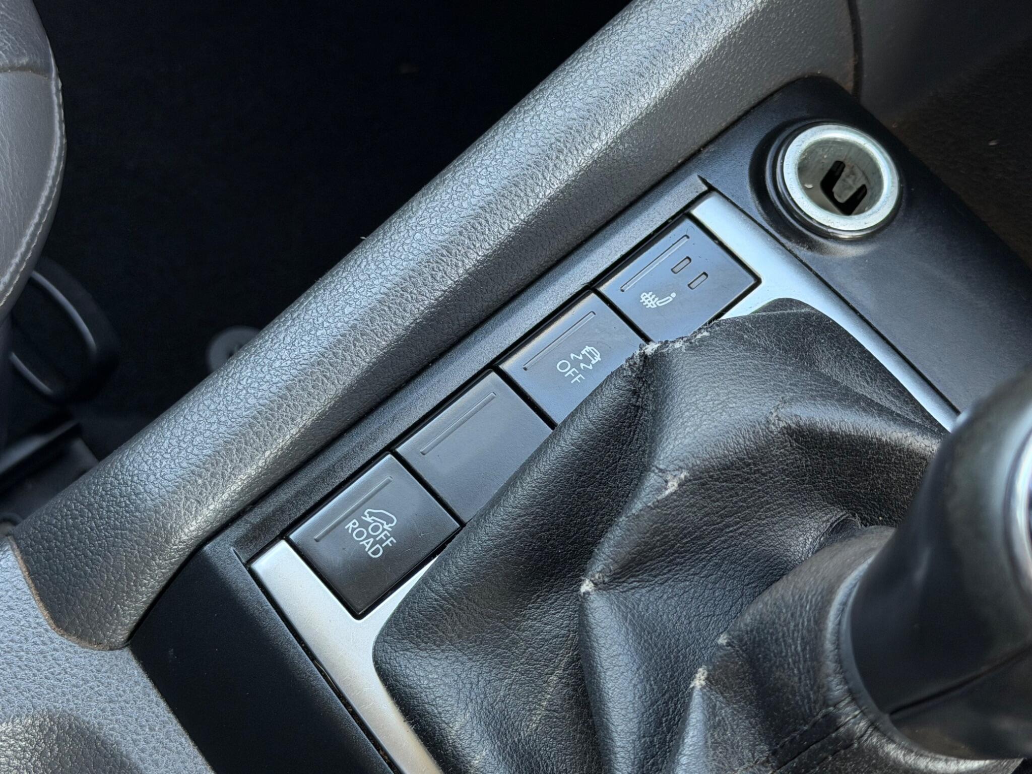 Volkswagen Amarok view 35