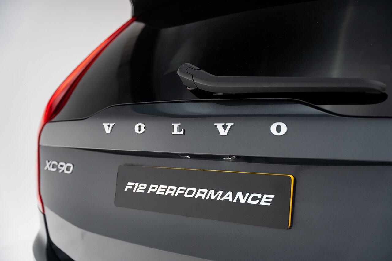 Volvo XC90 view 32