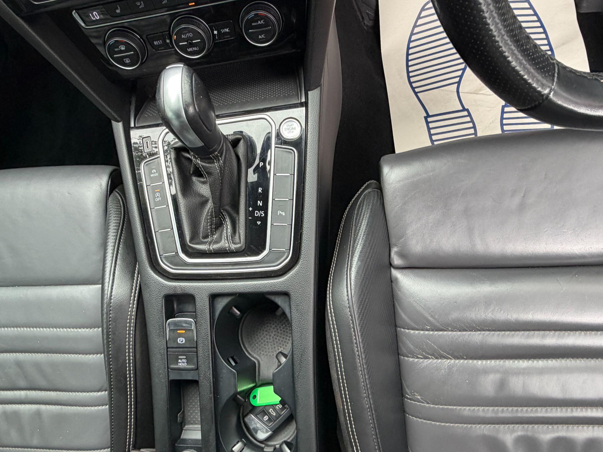 Volkswagen Passat view 10