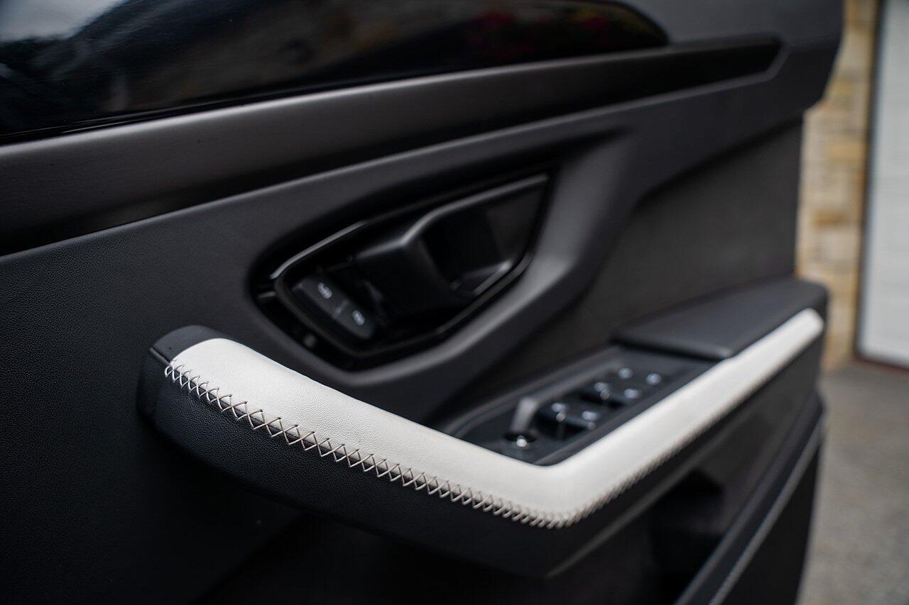 Lamborghini Urus view 65