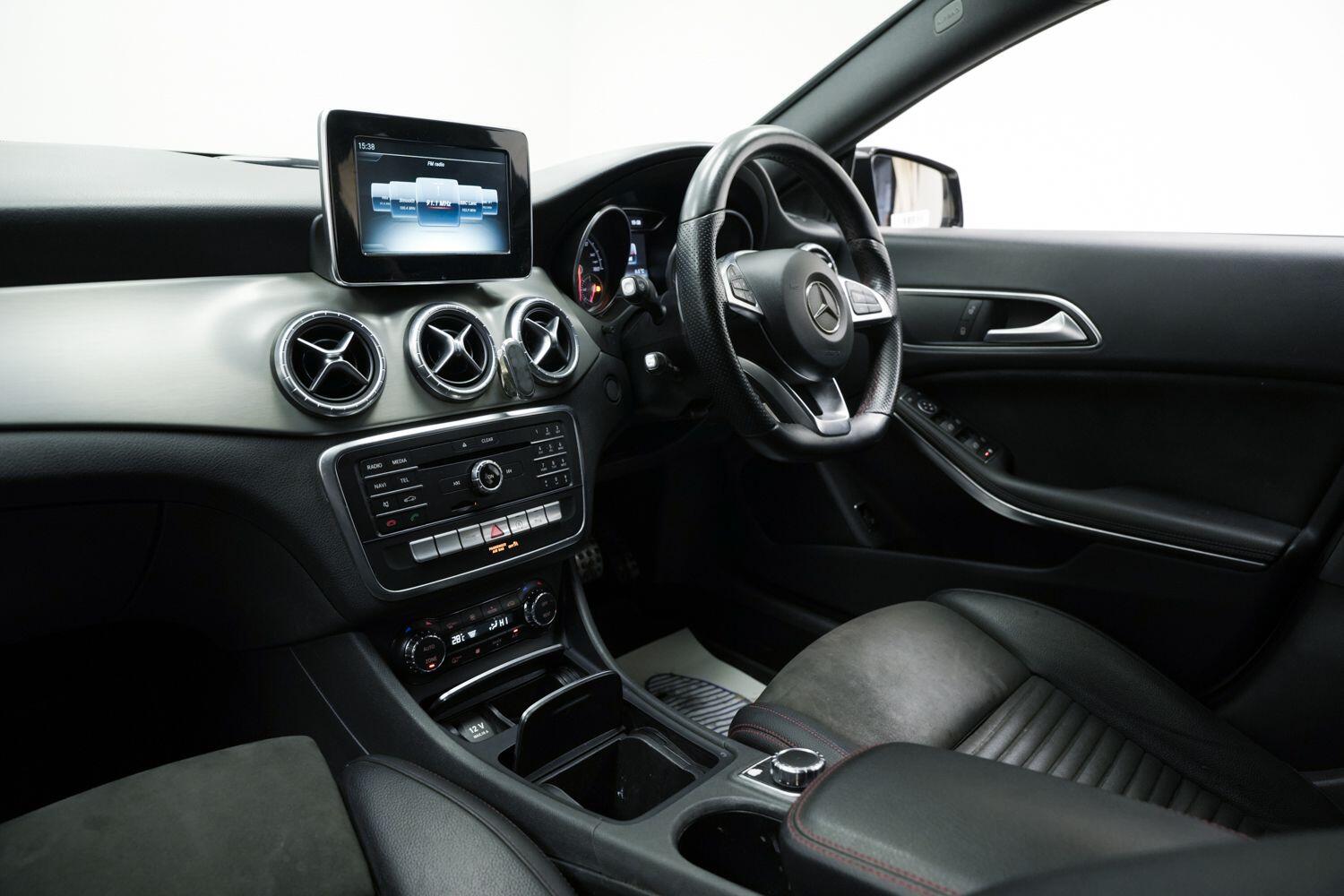 Mercedes-Benz Cla view 7