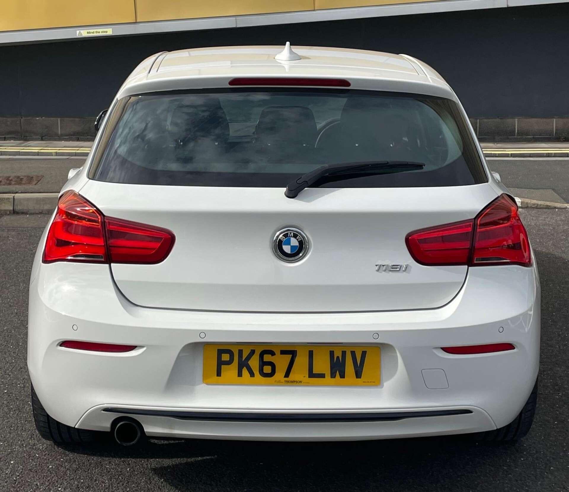 BMW 1 Series view 6